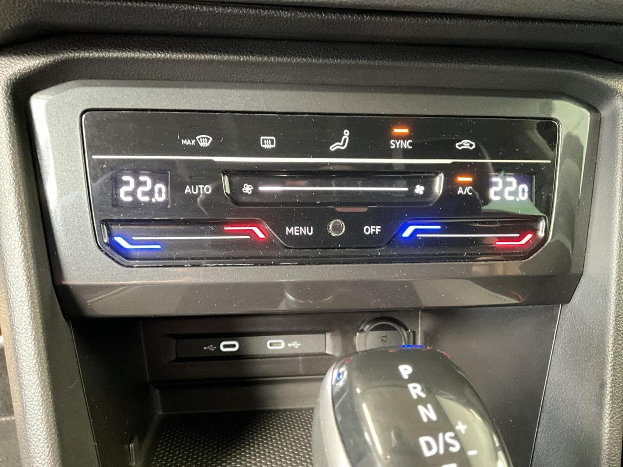 VW Tiguan Life-Urban-Sport+DSG+RearView (2024) - Photo 19