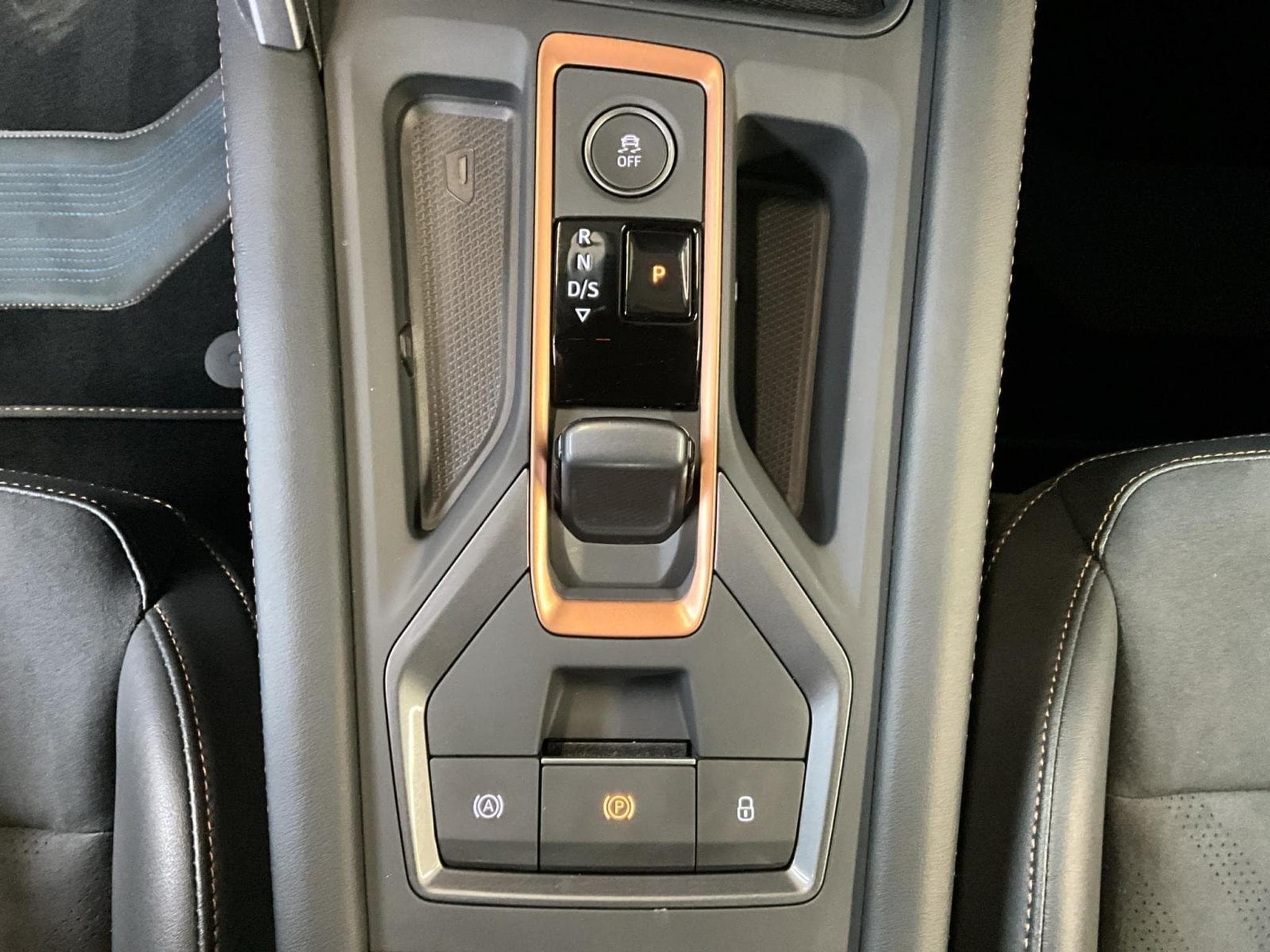 Cupra Leon DSG+Dinamica+Pure-Perf+Int.-Drive (2025) - Photo 14