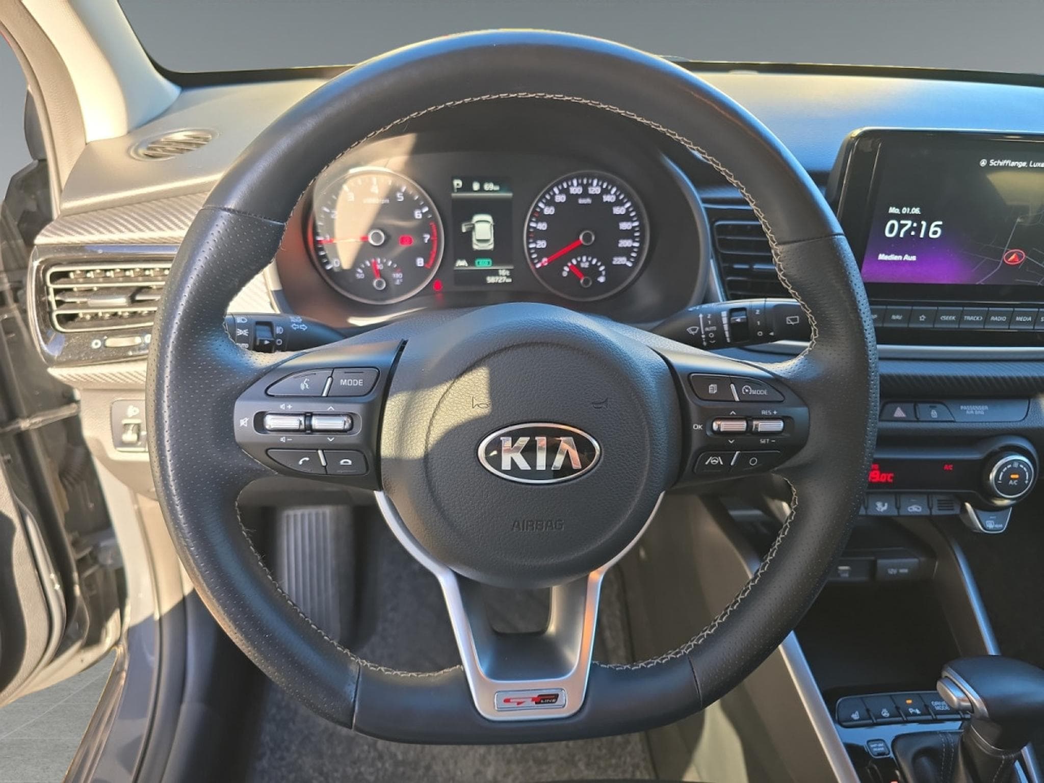 Kia Rio GT Line 1.0T 120 ISG MHEV 7DCT (2021) - Photo 11