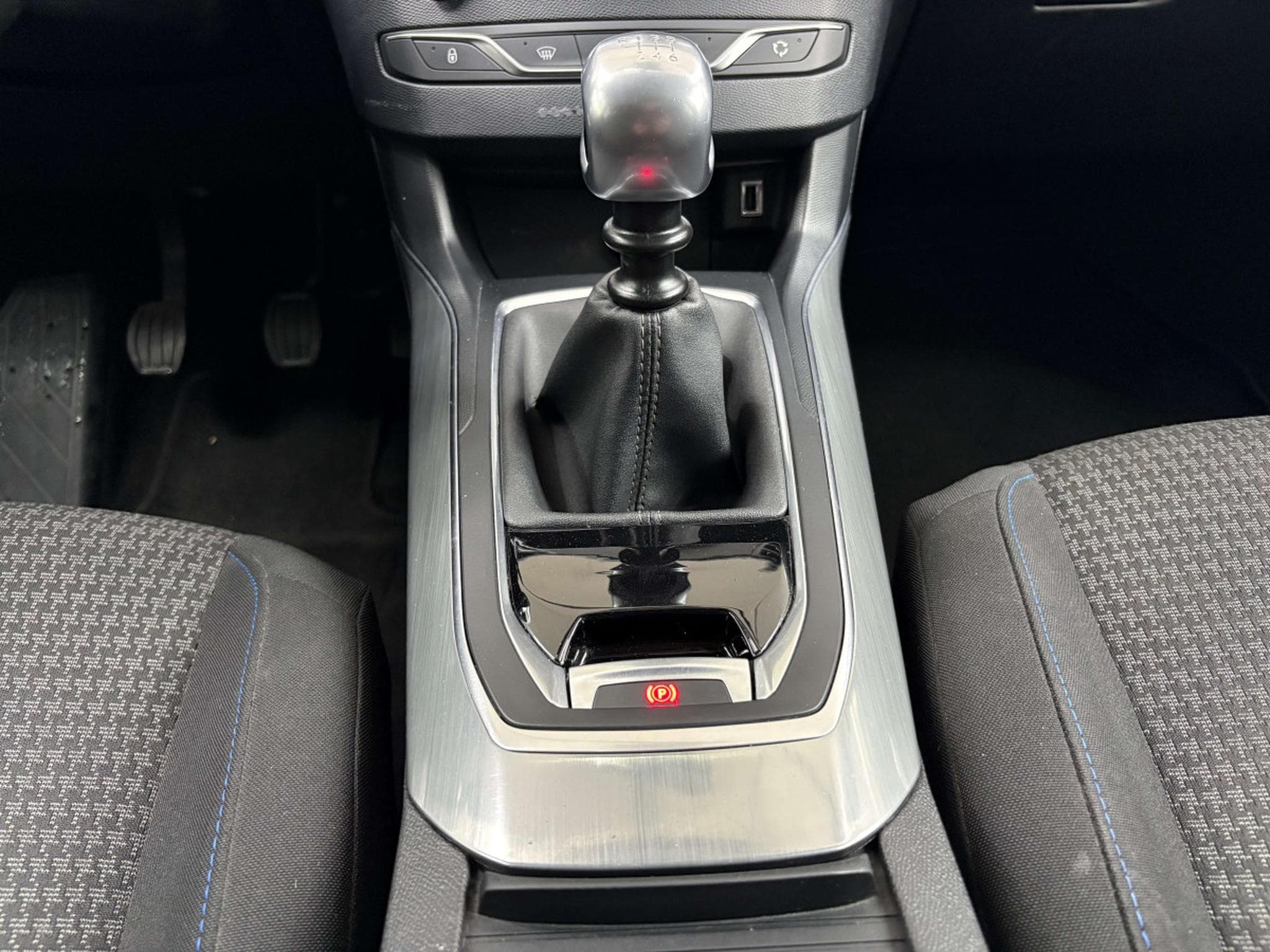 Peugeot 308 SW PureTech 110 Stop (2019) - Foto 11