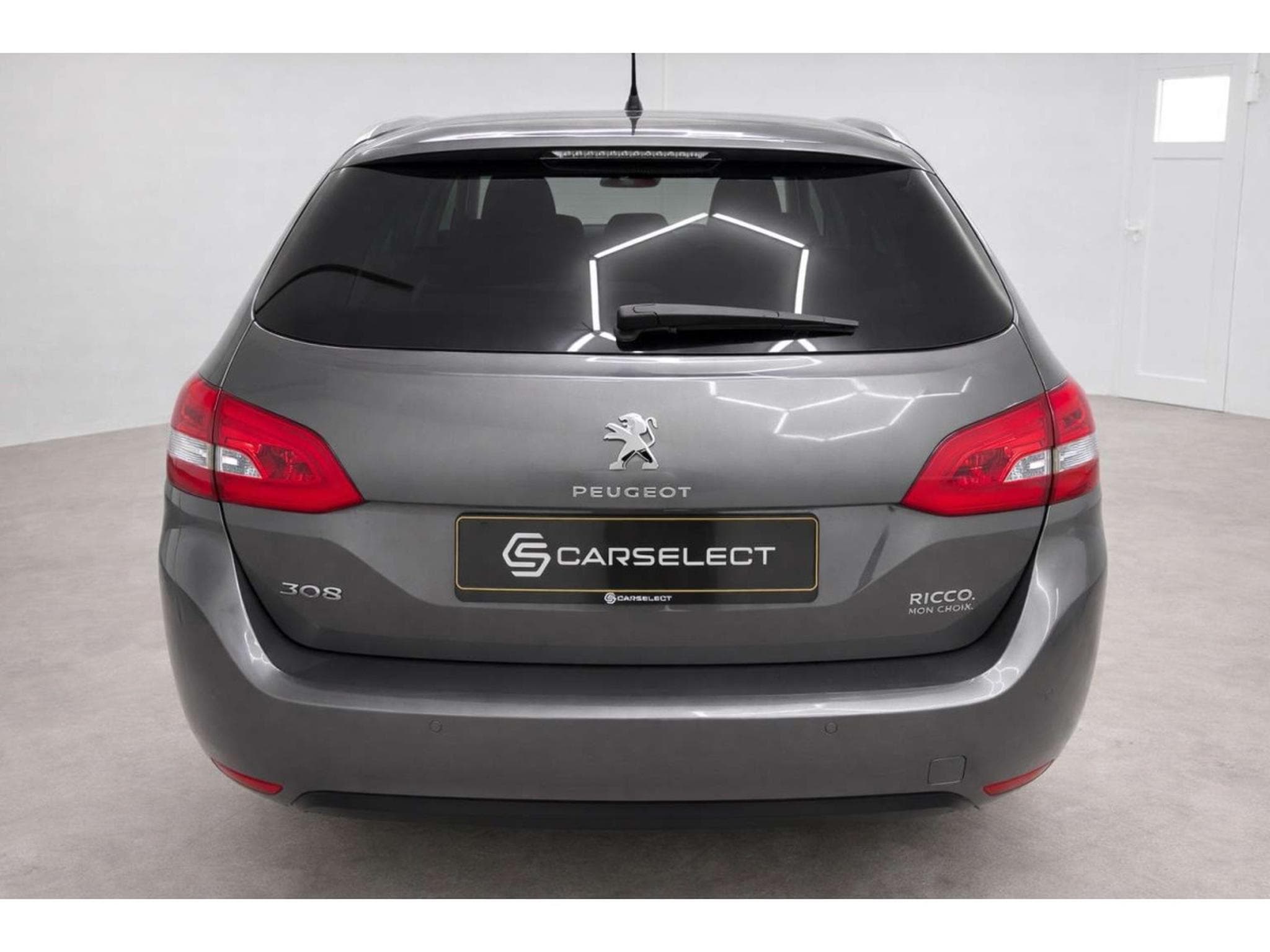 Peugeot 308 SW PureTech 110 Stop (2019) - Foto 4