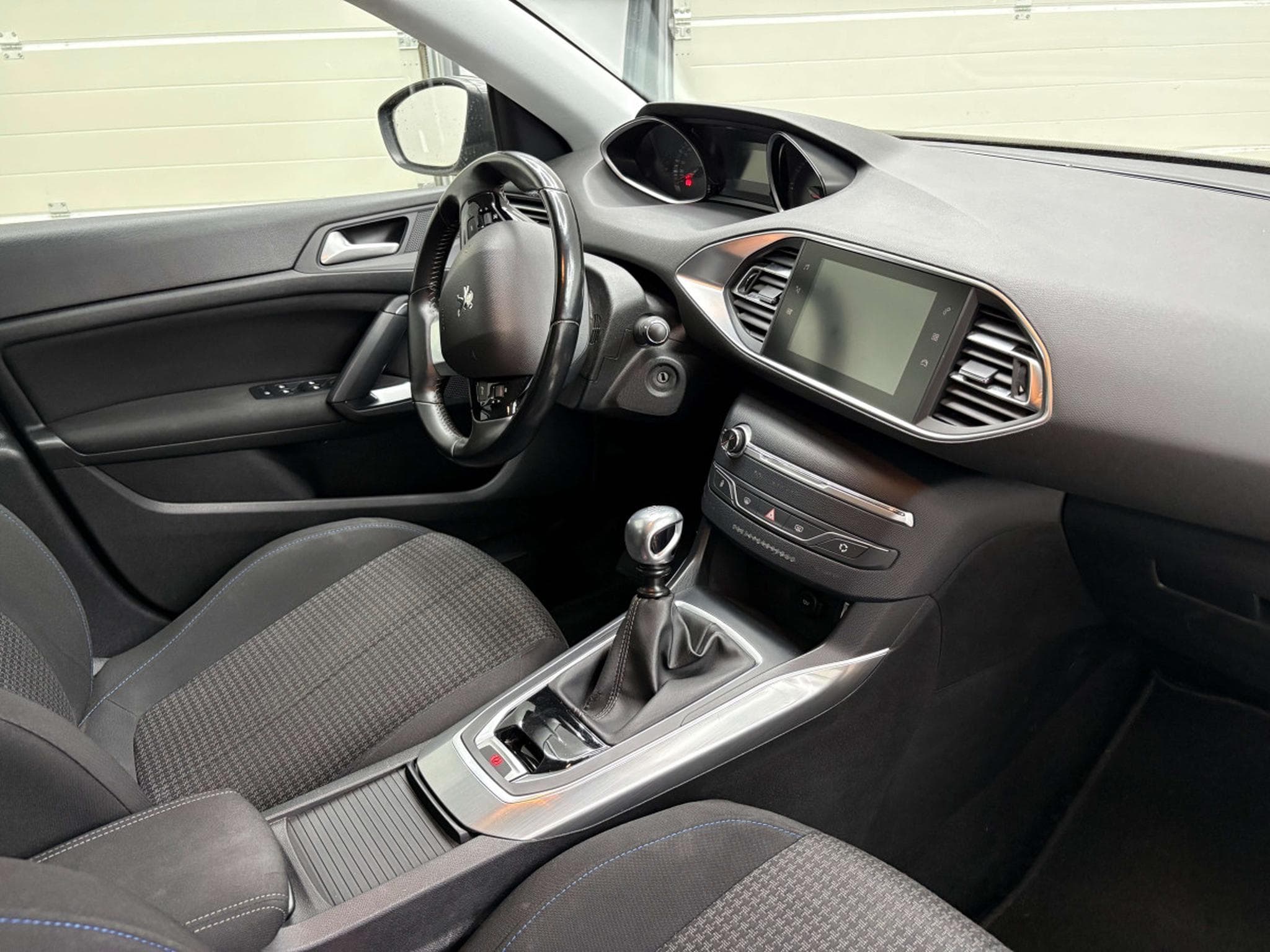 Peugeot 308 SW PureTech 110 Stop (2019) - Foto 7