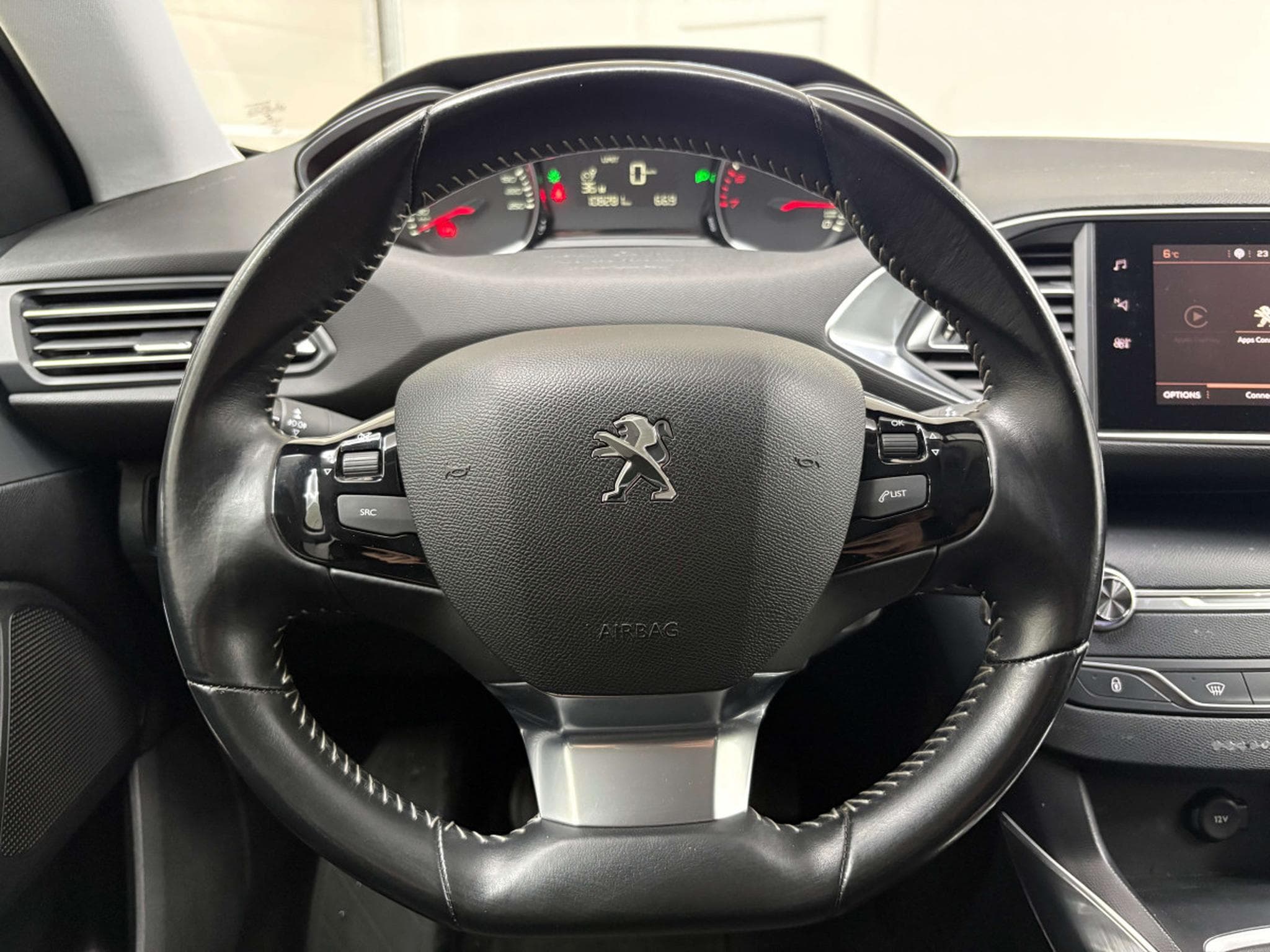 Peugeot 308 SW PureTech 110 Stop (2019) - Foto 9