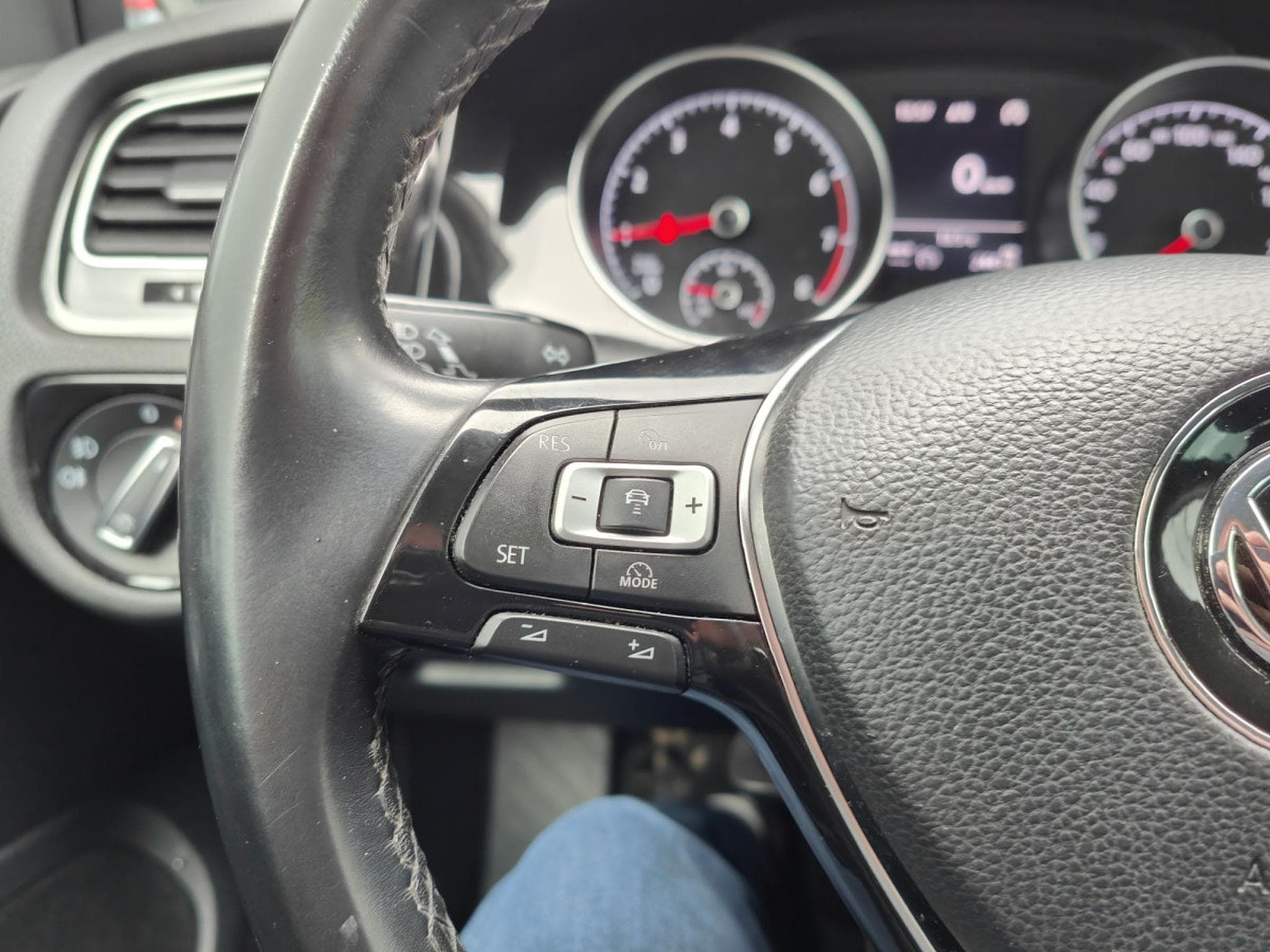 VW Golf 1.0 TSI JOIN GPS CARPLAY CAMERA APS AV/ARR (2018) - Photo 19