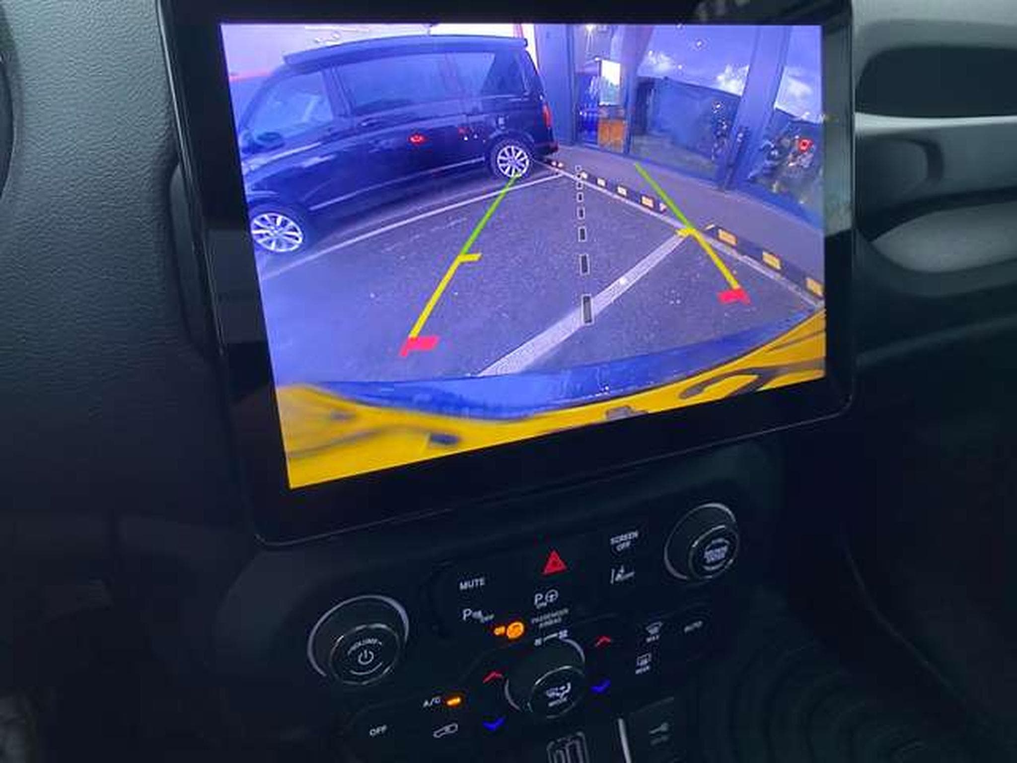 Jeep Renegade Renegade 1.3 T-GDI 4xe PLUG-IN Hybrid (2024) - Photo 11