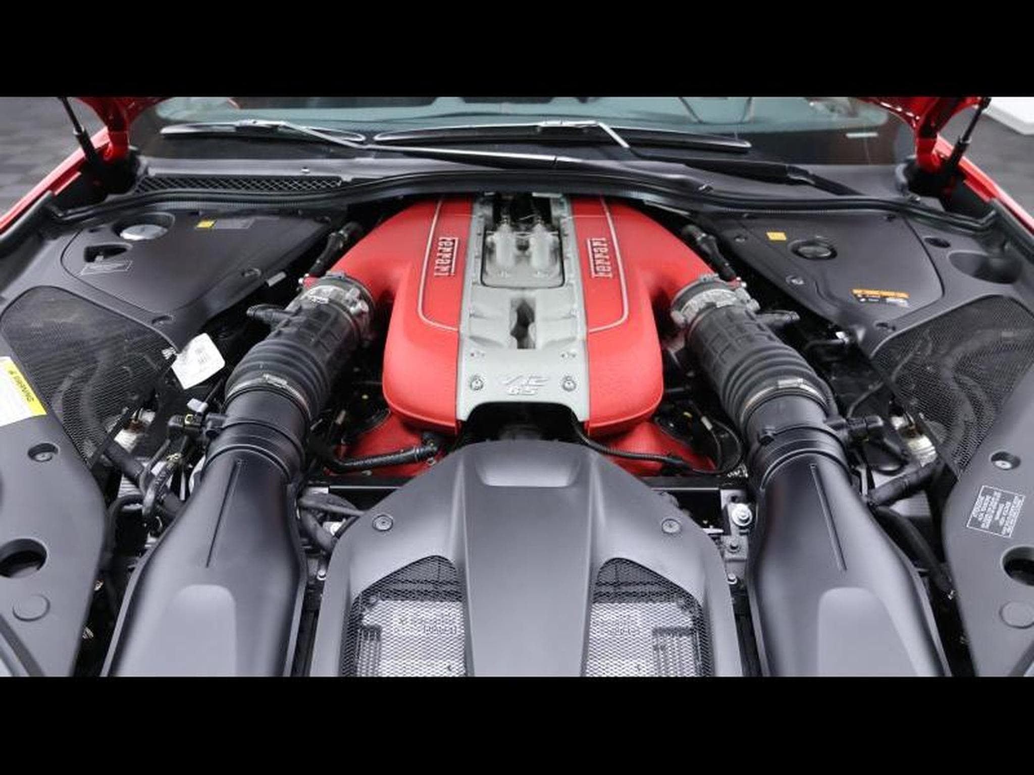 Ferrari 812 Superfast Rosso 70th anniversary (2019) - Foto 19