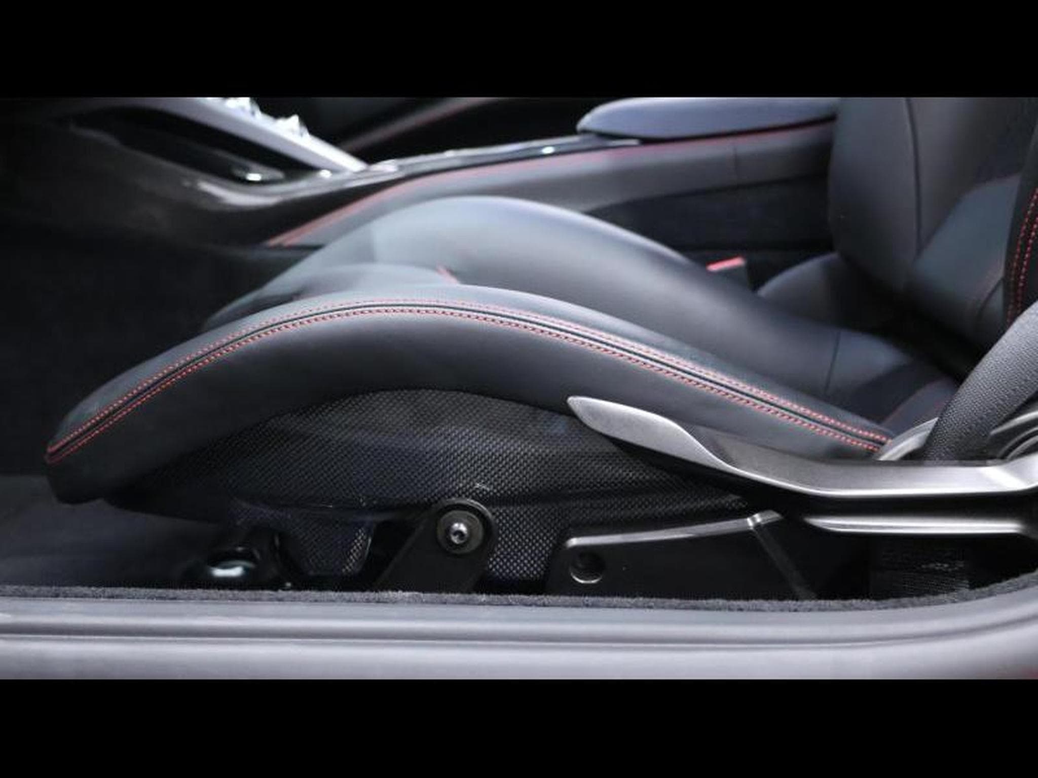 Ferrari 812 Superfast Rosso 70th anniversary (2019) - Foto 37