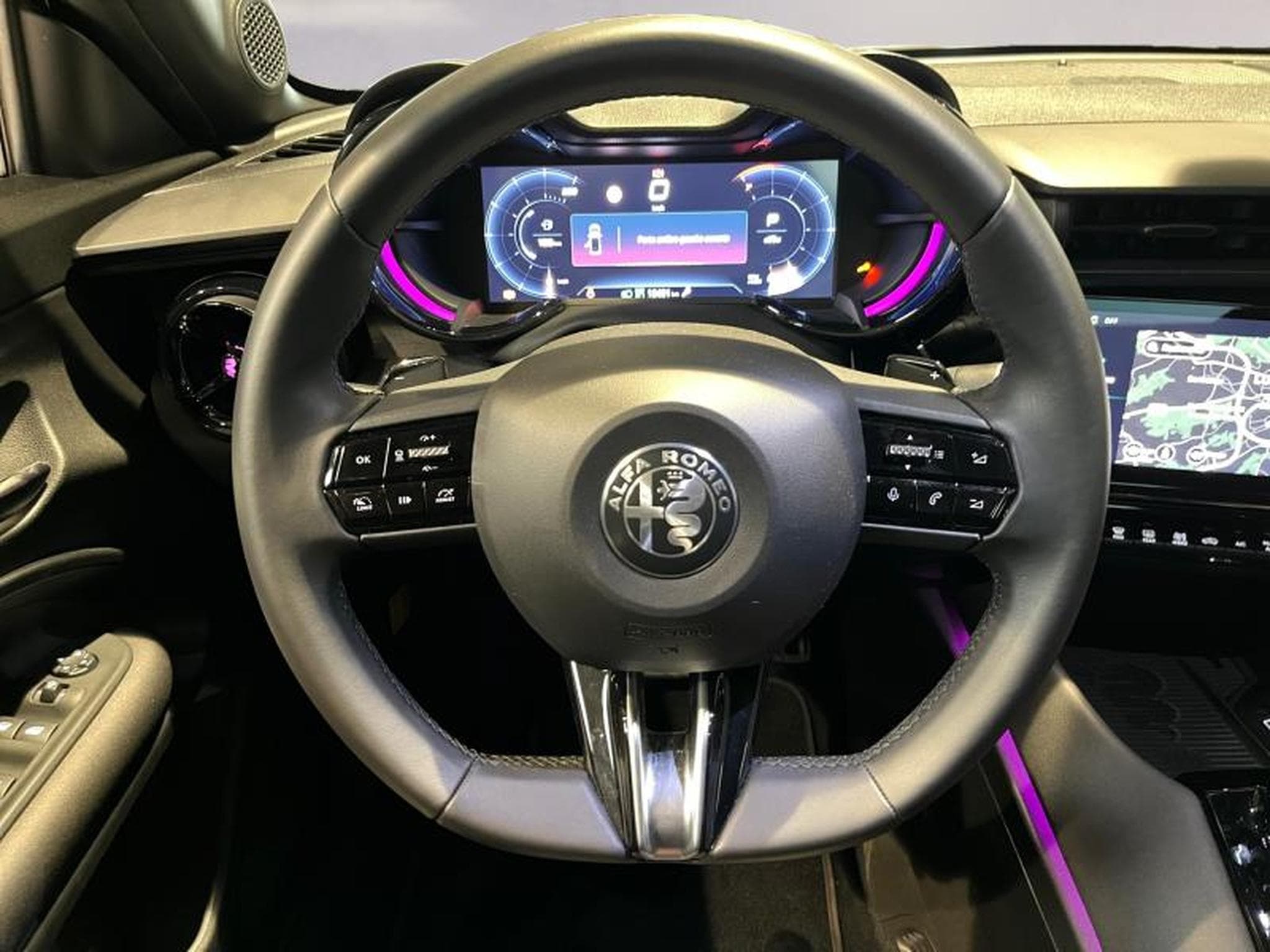 Alfa-Romeo Junior 1.2 Hybrid 136 eDCT6 TI (2025) - Photo 16