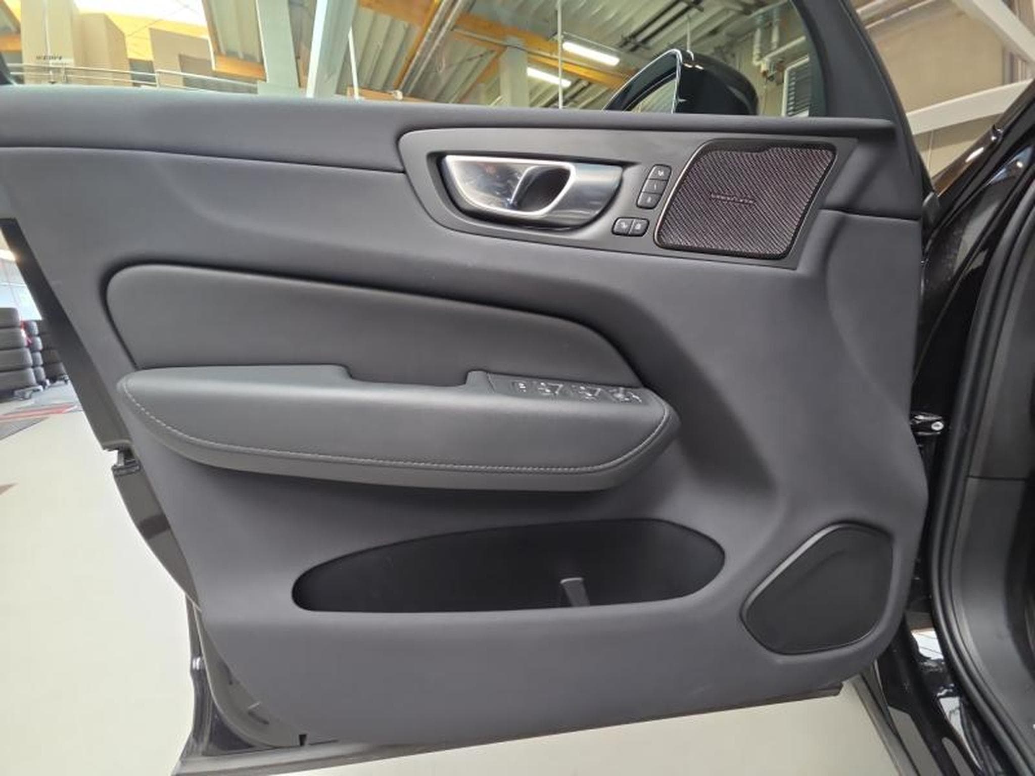 Volvo XC60 B4 Plus Dark / Essence (2024) - Foto 20