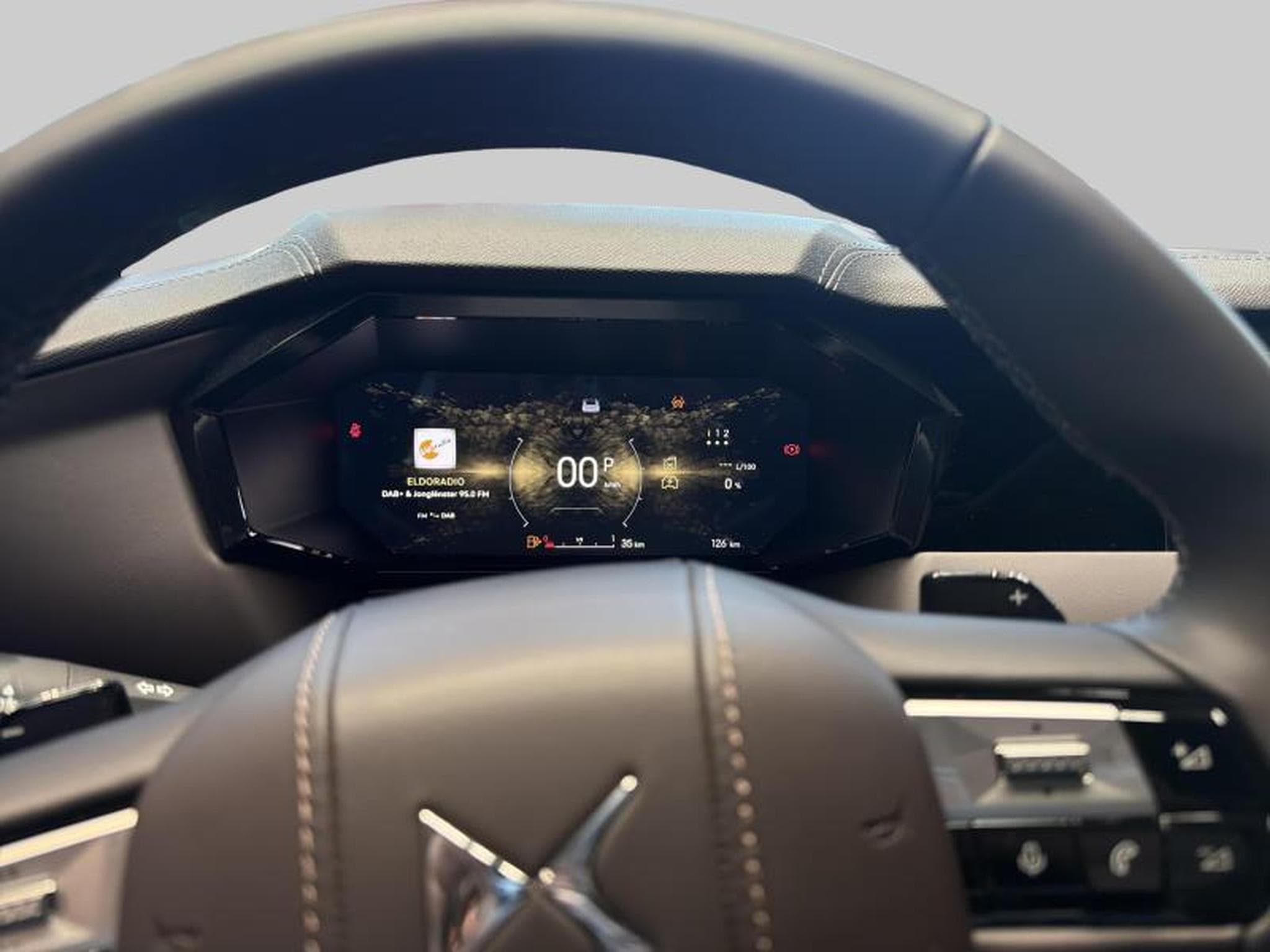 DS Automobiles DS4 ETOILE N°4 (2025) - Foto 14