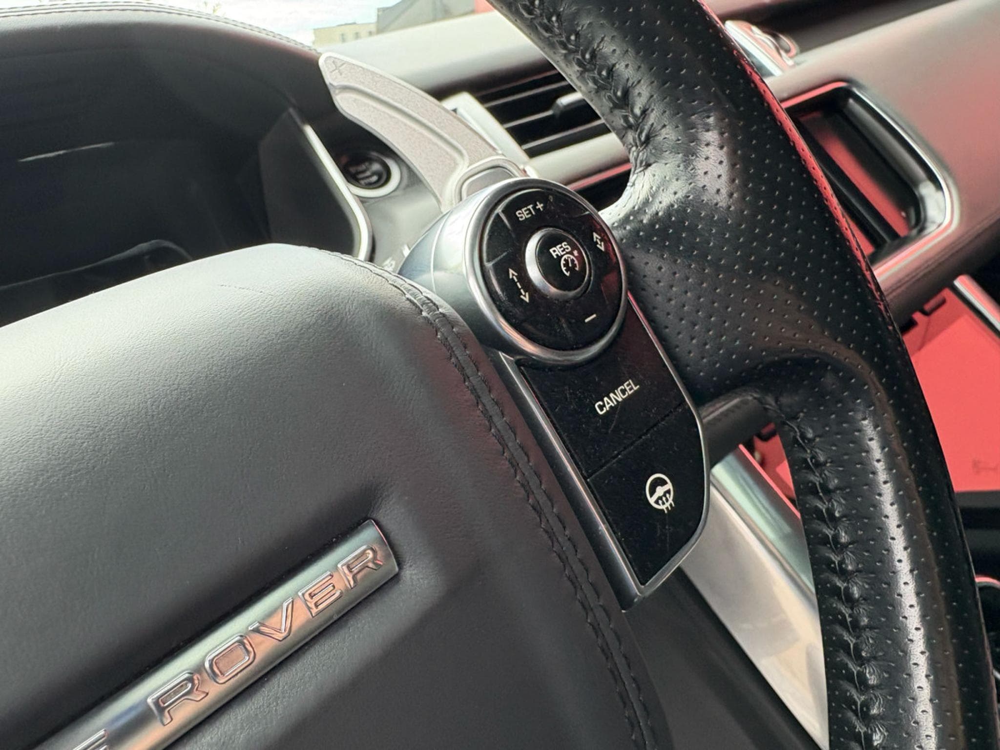 Land-Rover Range Rover Sport 5.0 LITRES 510CH 7 PLACES (2015) - Foto 18