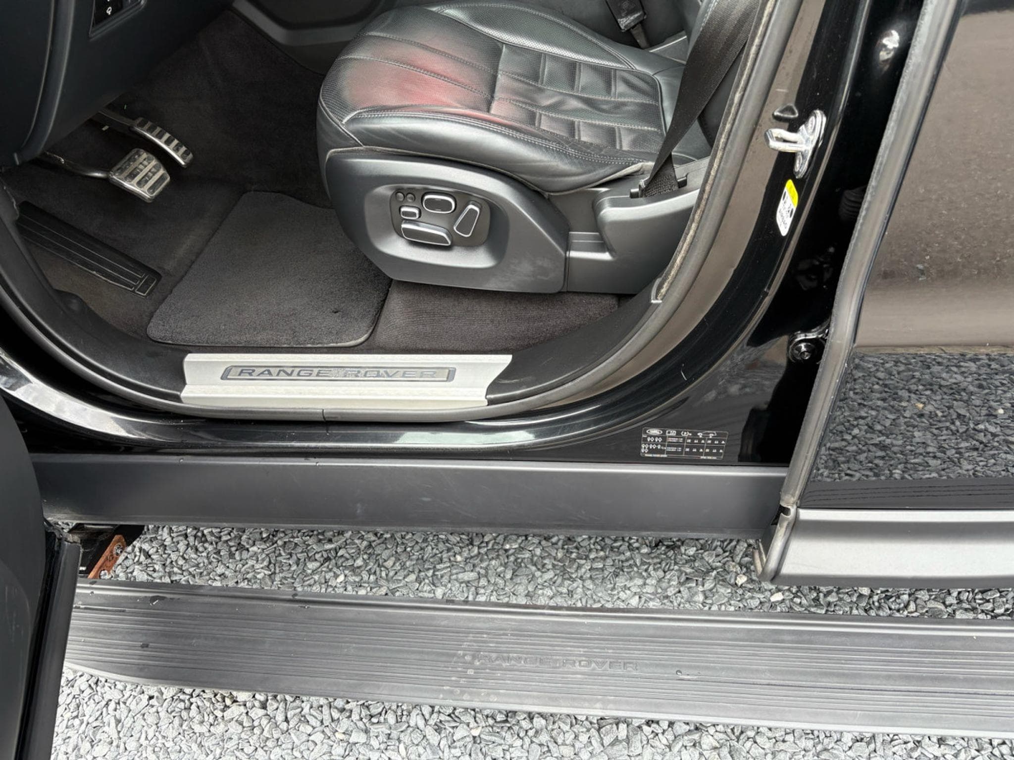 Land-Rover Range Rover Sport 5.0 LITRES 510CH 7 PLACES (2015) - Foto 9
