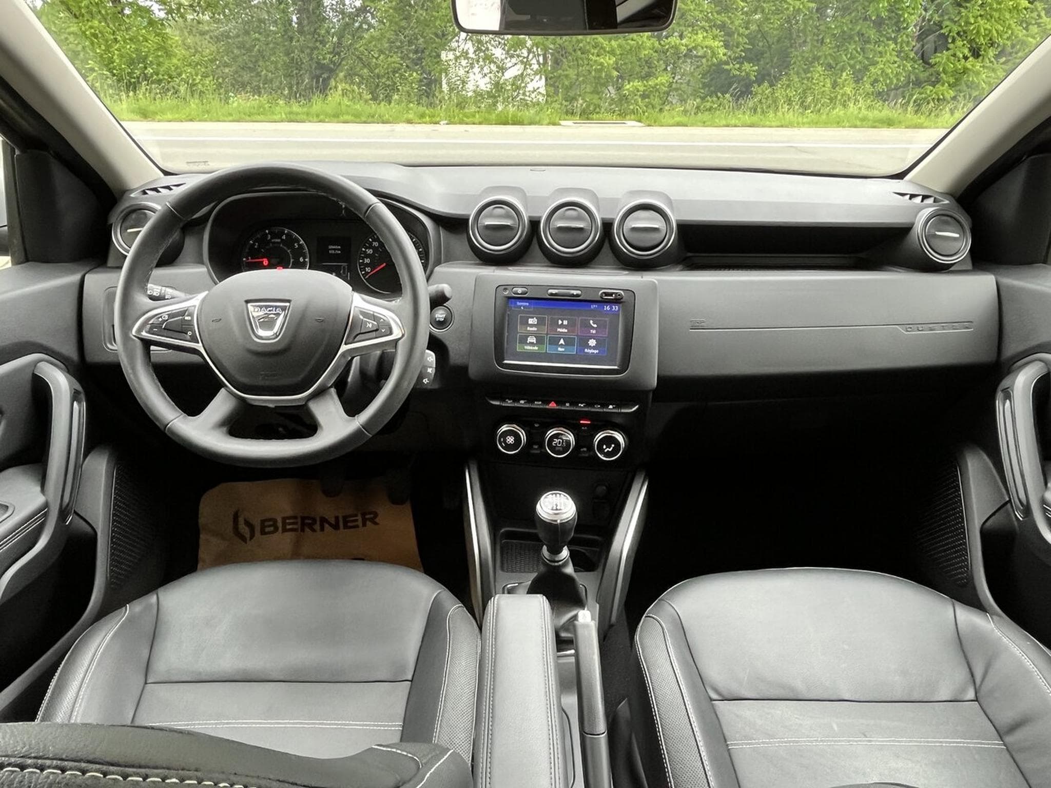 Dacia Duster 4x4 PRESTIGE ESSENCE 125 CH FULL OPTIONS - GARANTIE 12 MOIS (2018) - Foto 15