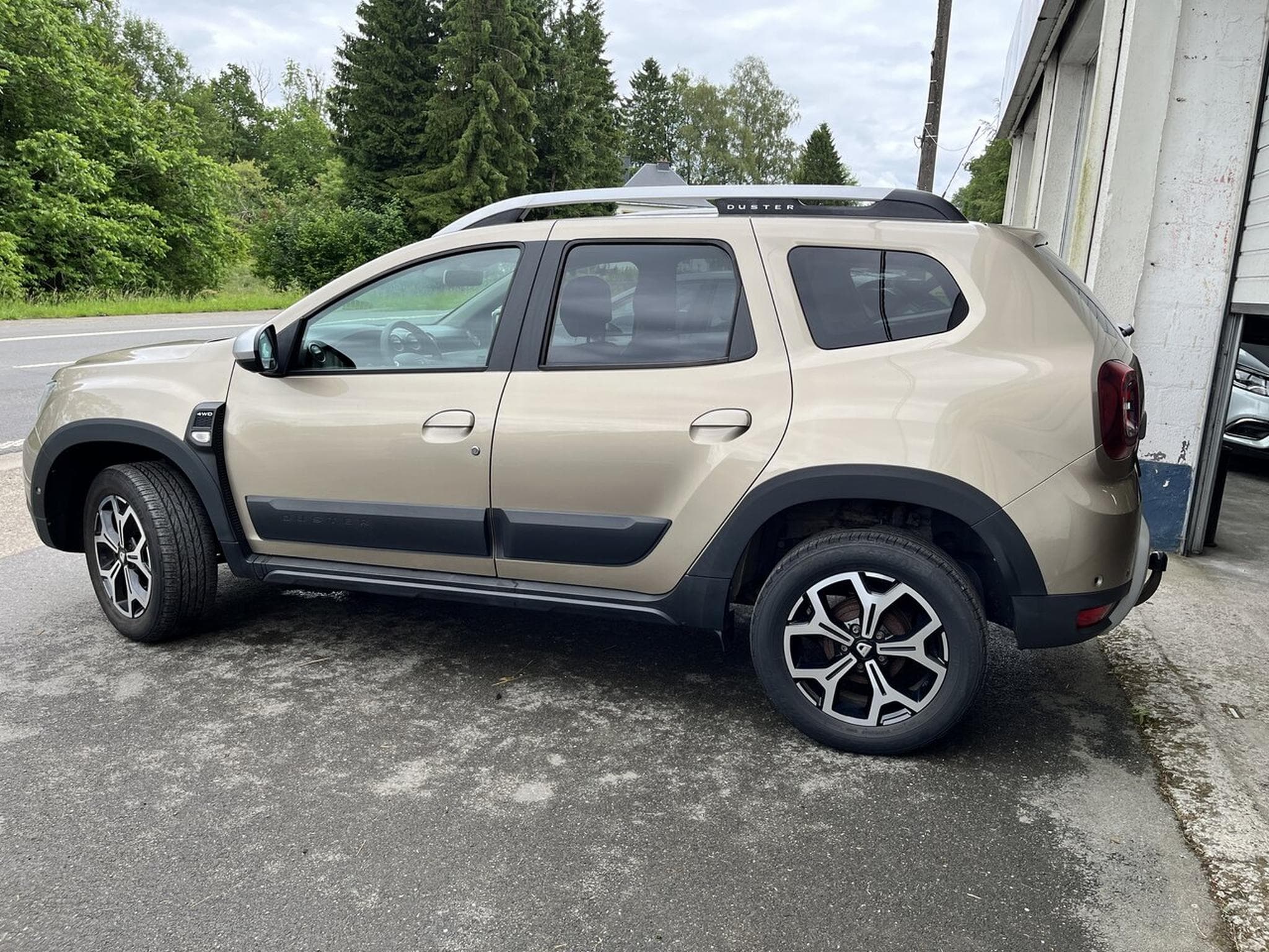 Dacia Duster 4x4 PRESTIGE ESSENCE 125 CH FULL OPTIONS - GARANTIE 12 MOIS (2018) - Foto 5