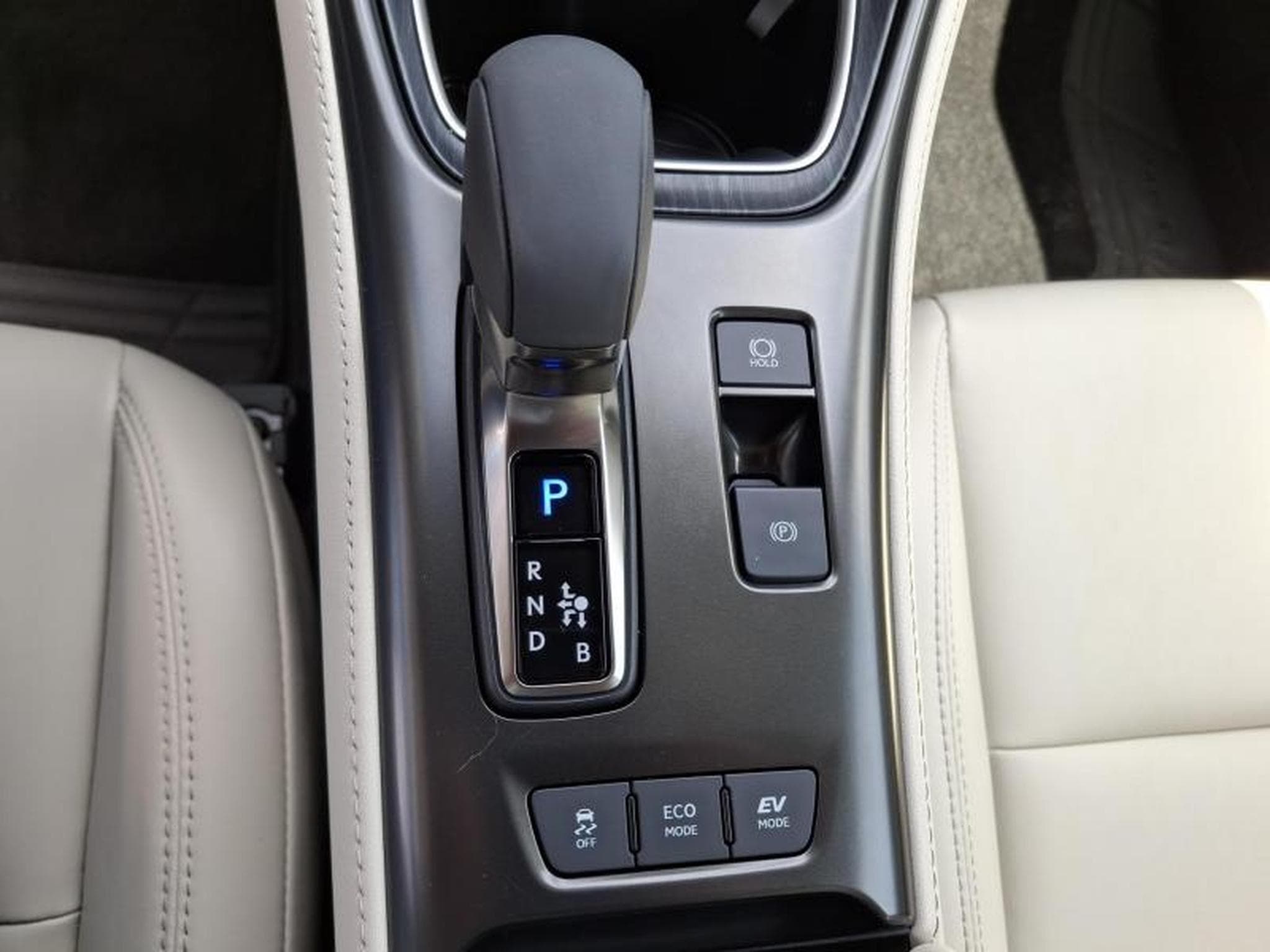 Lexus LBX Elegant - Pack executive (2024) - Foto 11