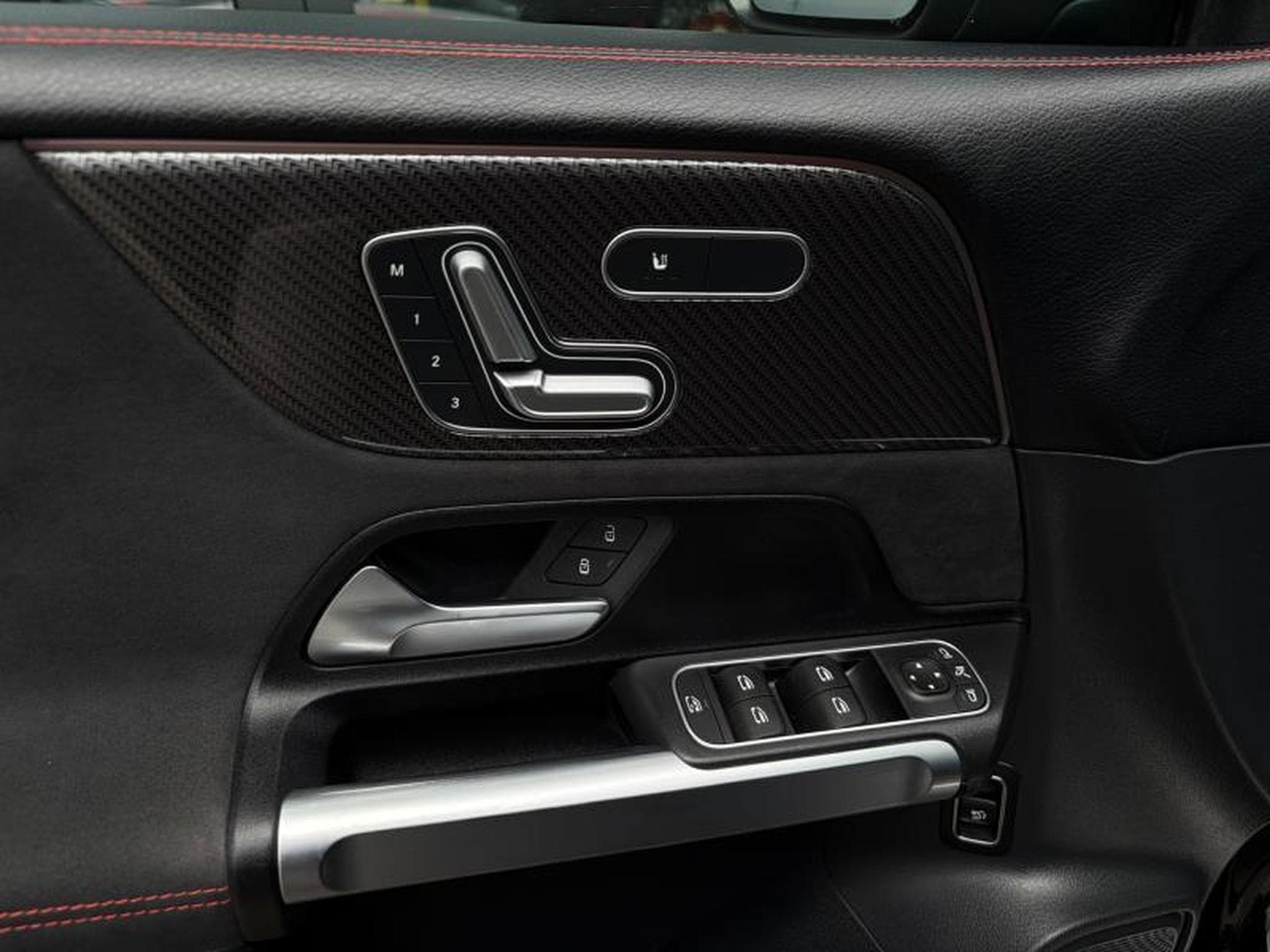 Mercedes GLB 35 AMG GLB 35 AMG 4MATIC (2023) - Photo 14