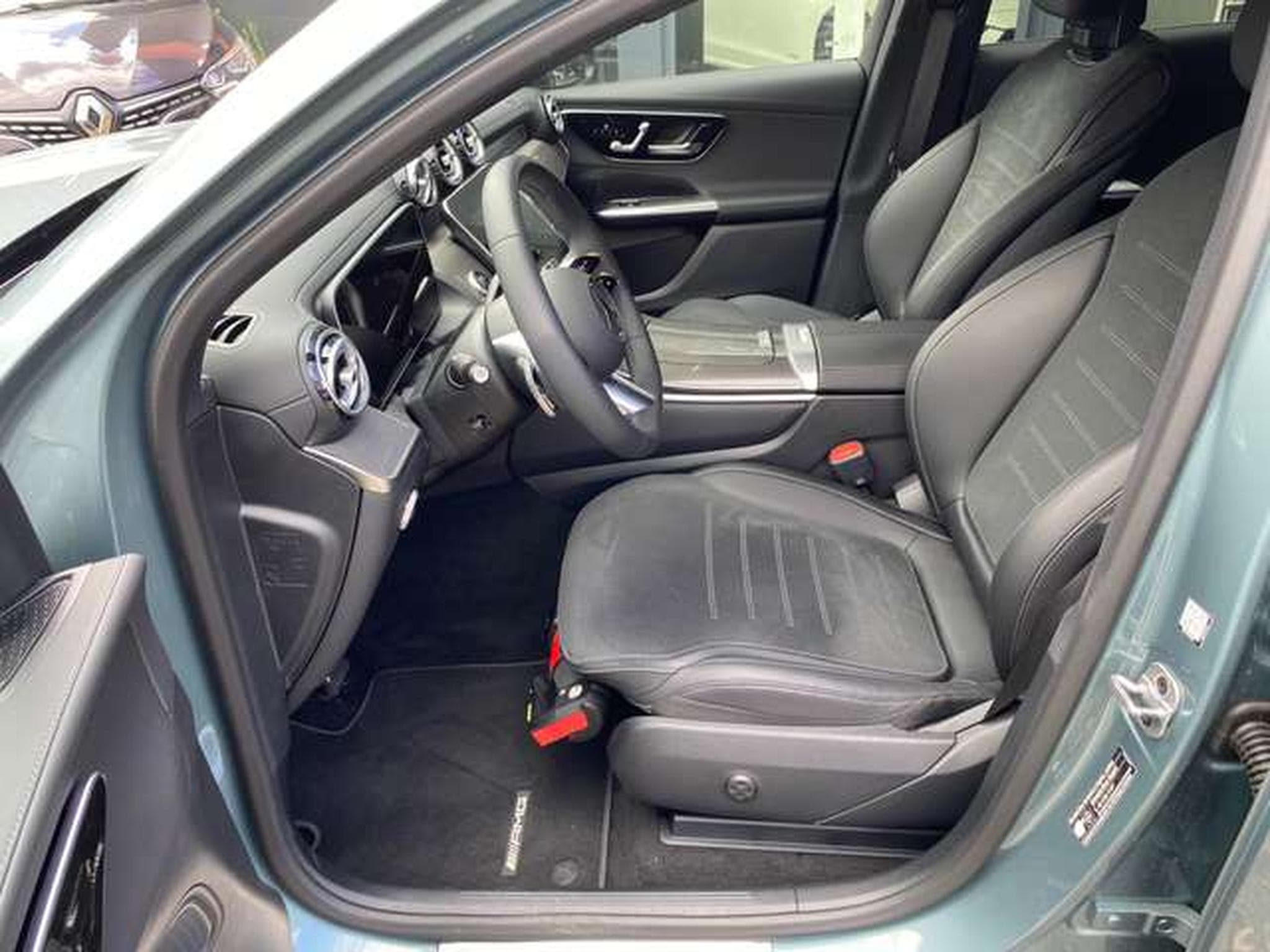 Mercedes GLC 200 GLC 200 4Matic 9G-TRONIC STAR Edition AMG Line (2025) - Photo 11