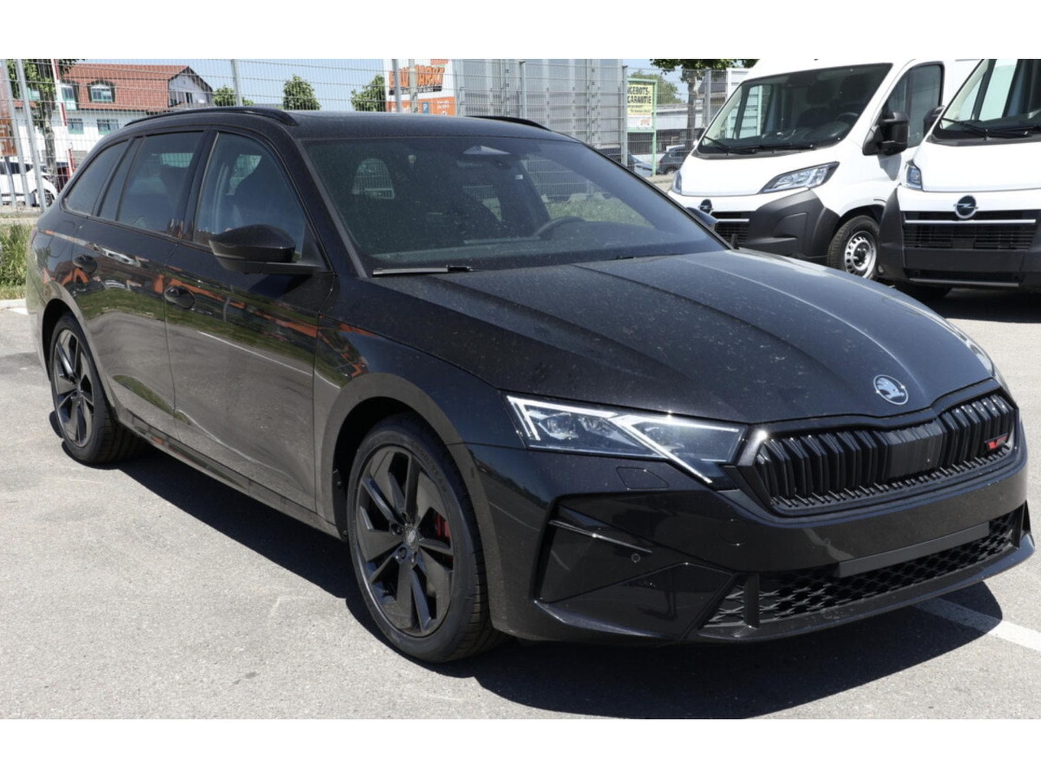 Skoda Octavia RS 2.0 TSI Combi DSG + Pano (2026) - Photo 1