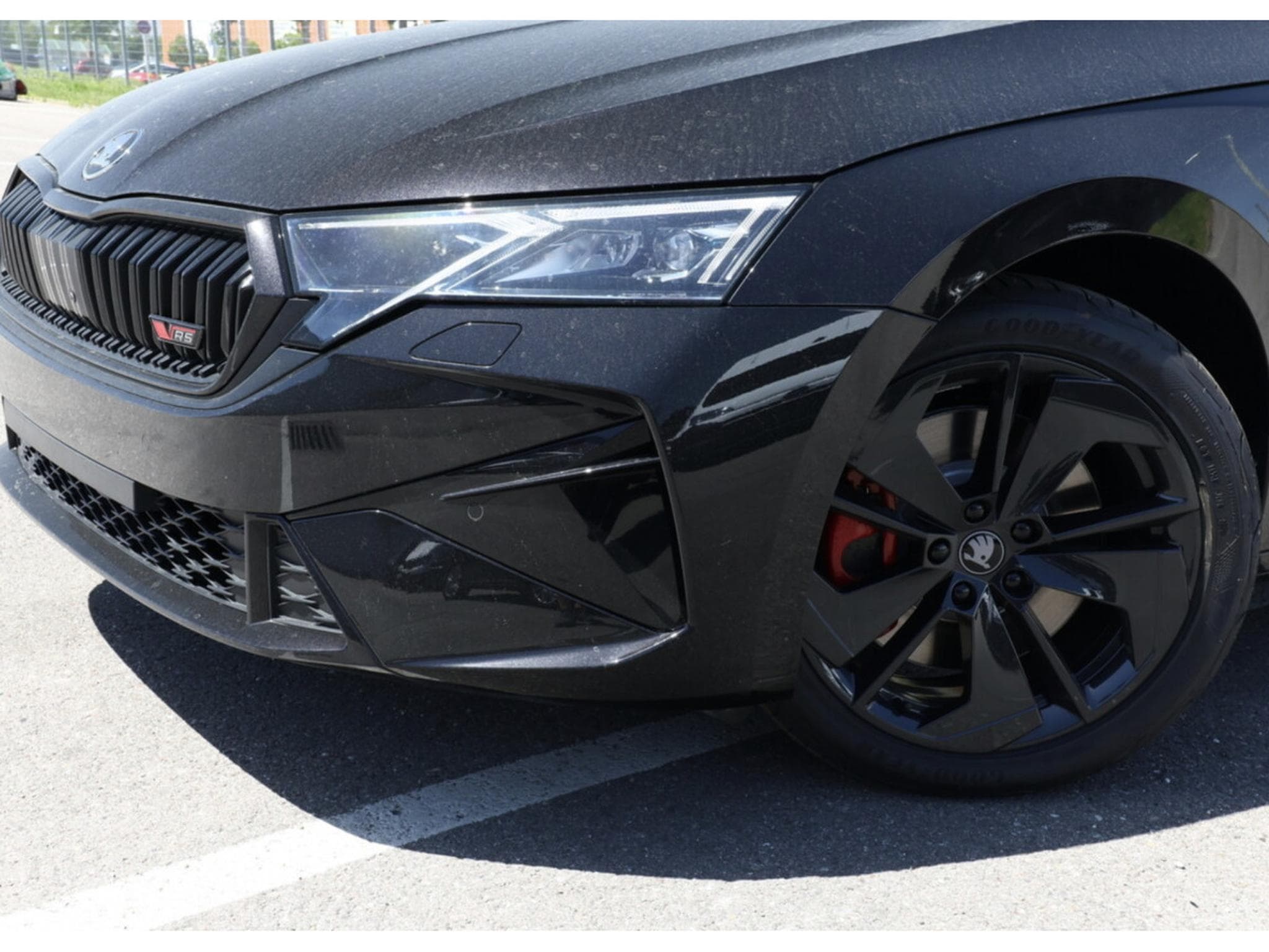 Skoda Octavia RS 2.0 TSI Combi DSG + Pano (2026) - Photo 4