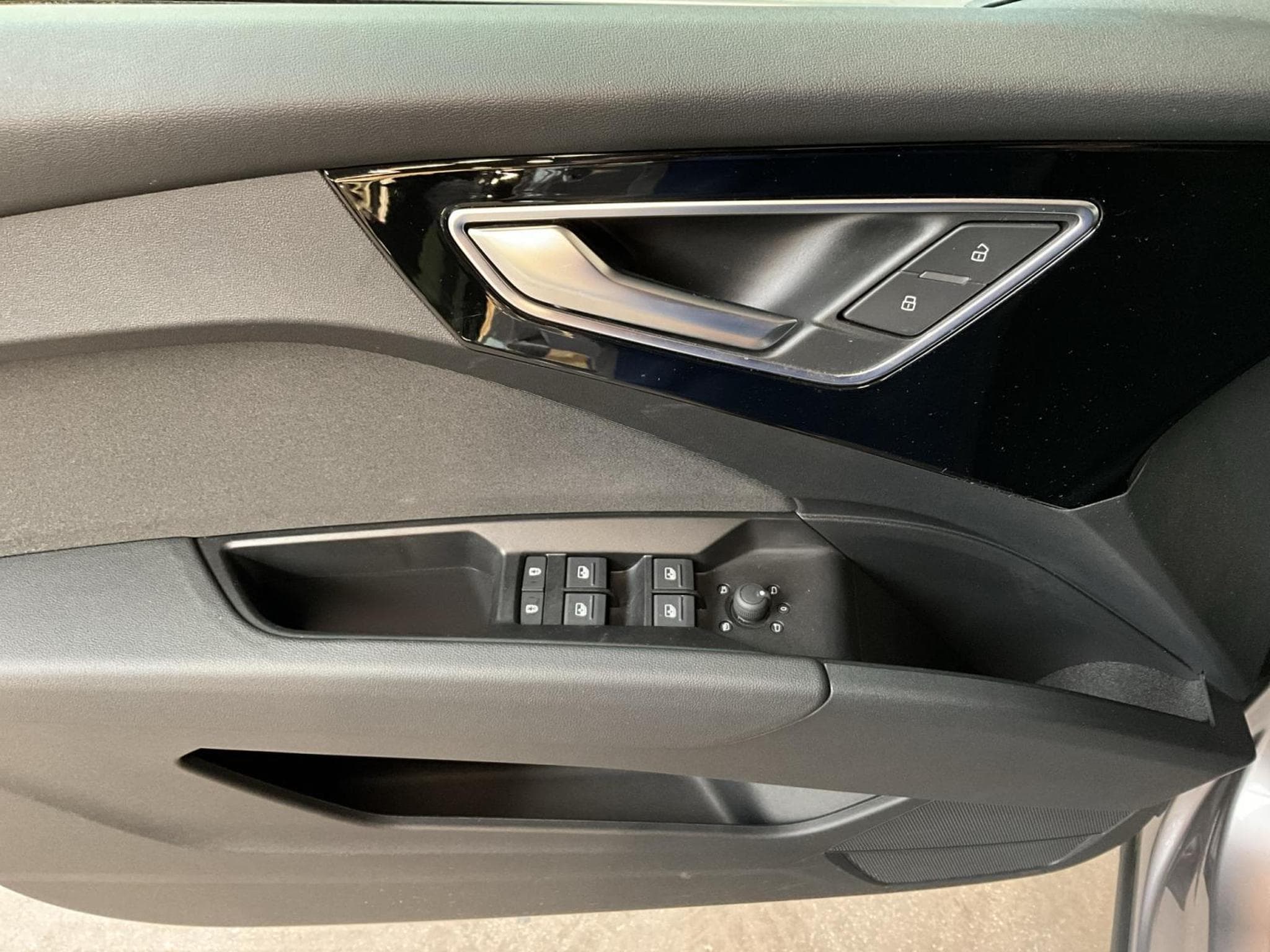 Audi Q4 e-tron 52kWh+35e-tron+Led+Navi+P.Confort+P.Assistance (2022) - Photo 15