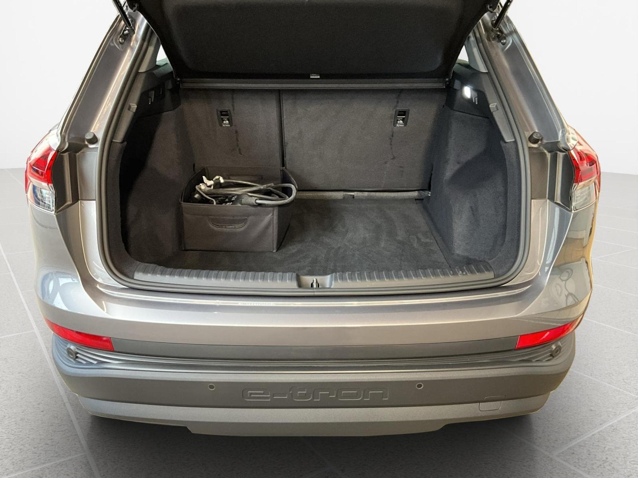 Audi Q4 e-tron 52kWh+35e-tron+Led+Navi+P.Confort+P.Assistance (2022) - Photo 17