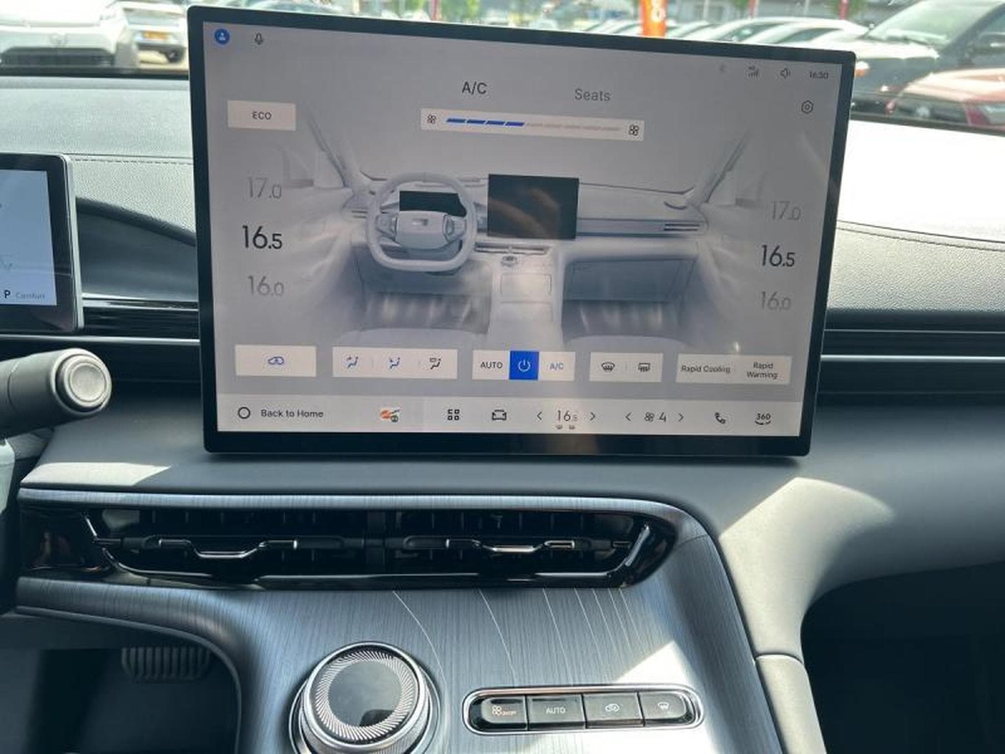 GEELY EX5 Pro + (2026) - Photo 17
