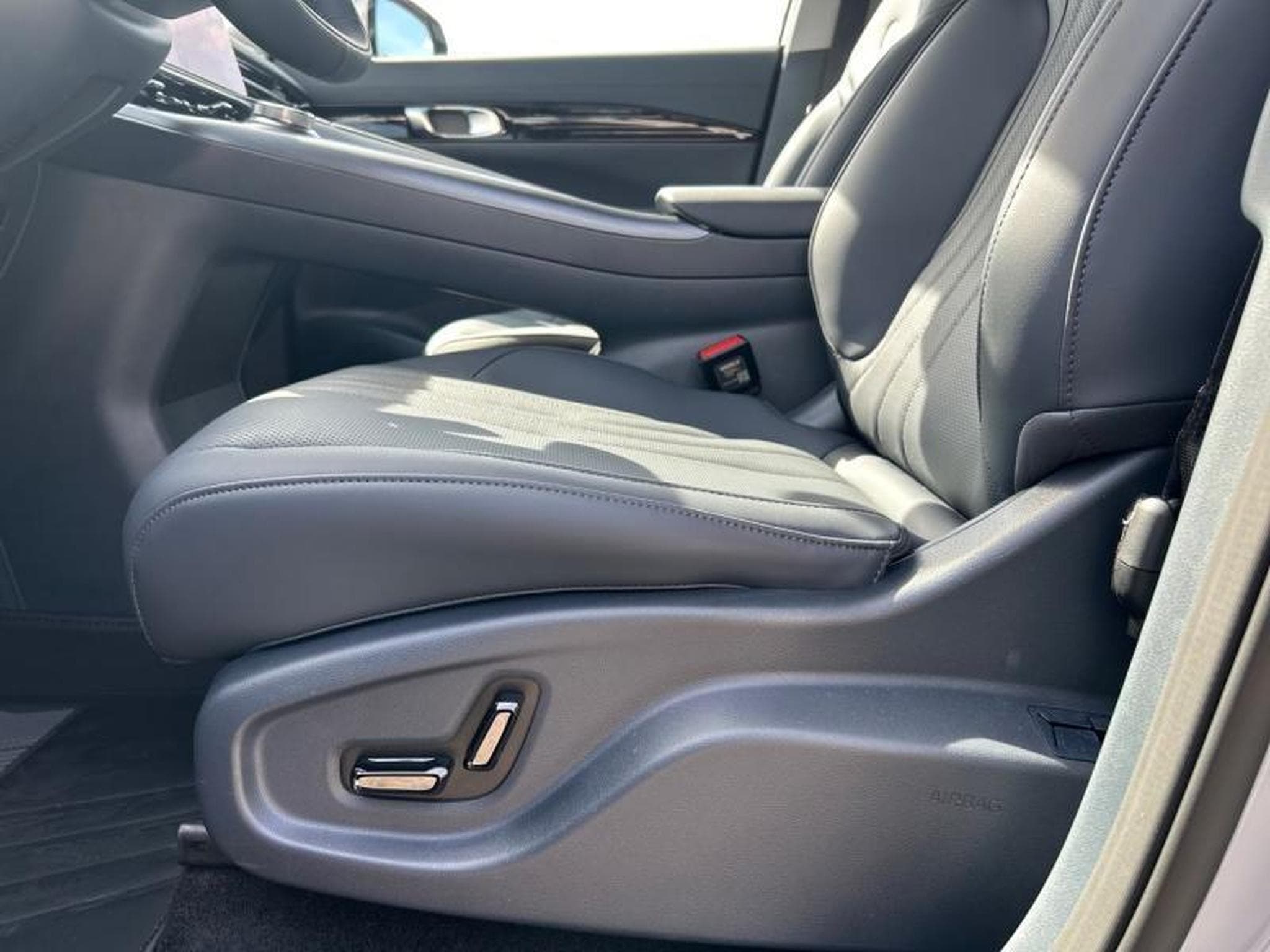 GEELY EX5 Pro + (2026) - Photo 22