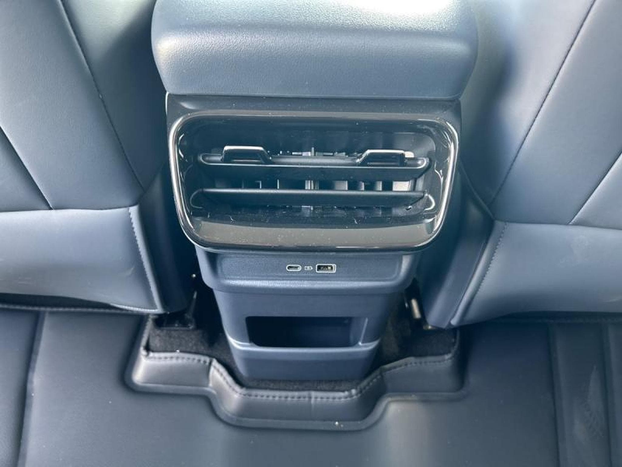 GEELY EX5 Pro + (2026) - Photo 27