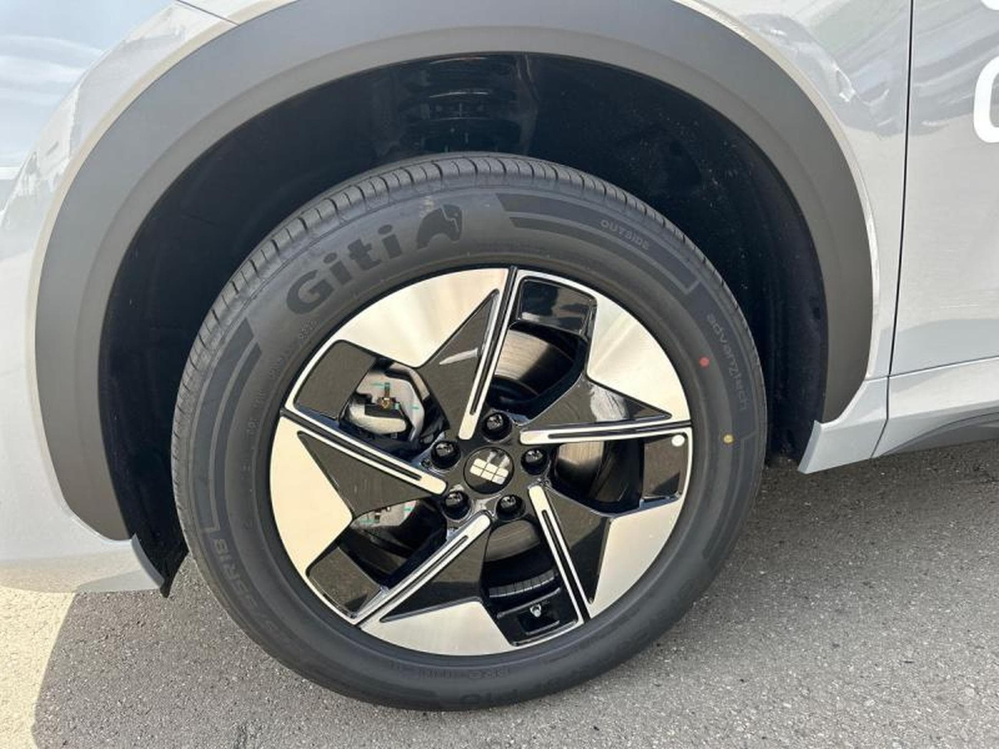 GEELY EX5 Pro + (2026) - Photo 7