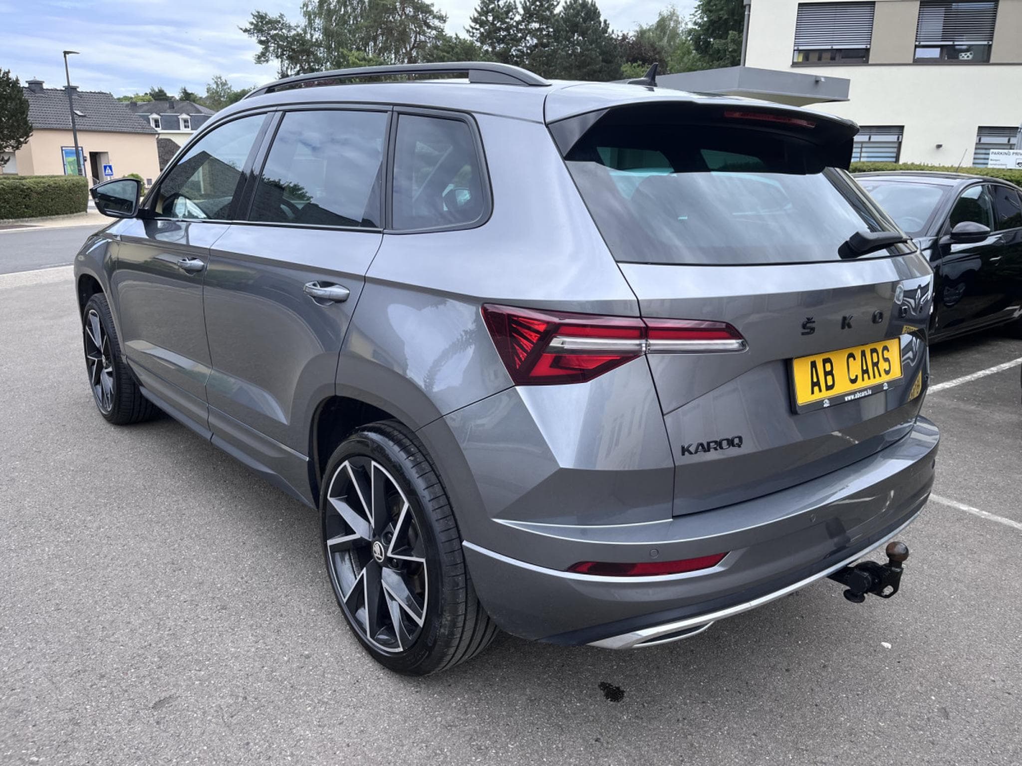 Skoda Karoq 2.0 Tsi Sportline DSG 4x4 Pano AHK Keyless ACCIDENTE (2023) - Photo 8