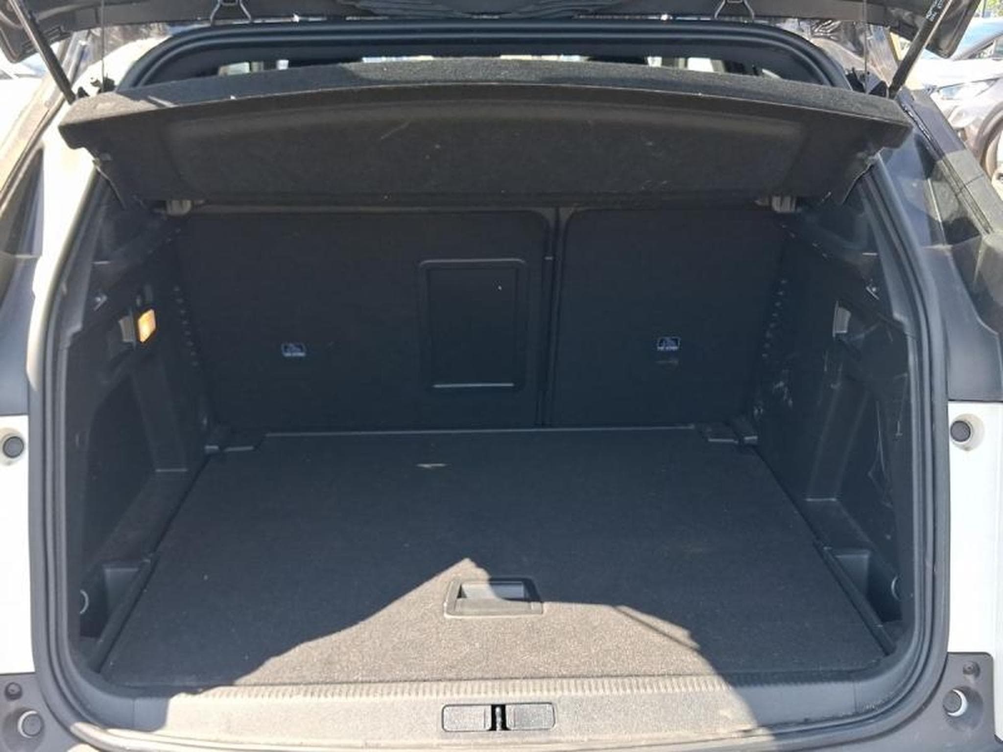 PEUGEOT 3008 1.2 PureTech 130ch S&S GT (2022) - Foto 8