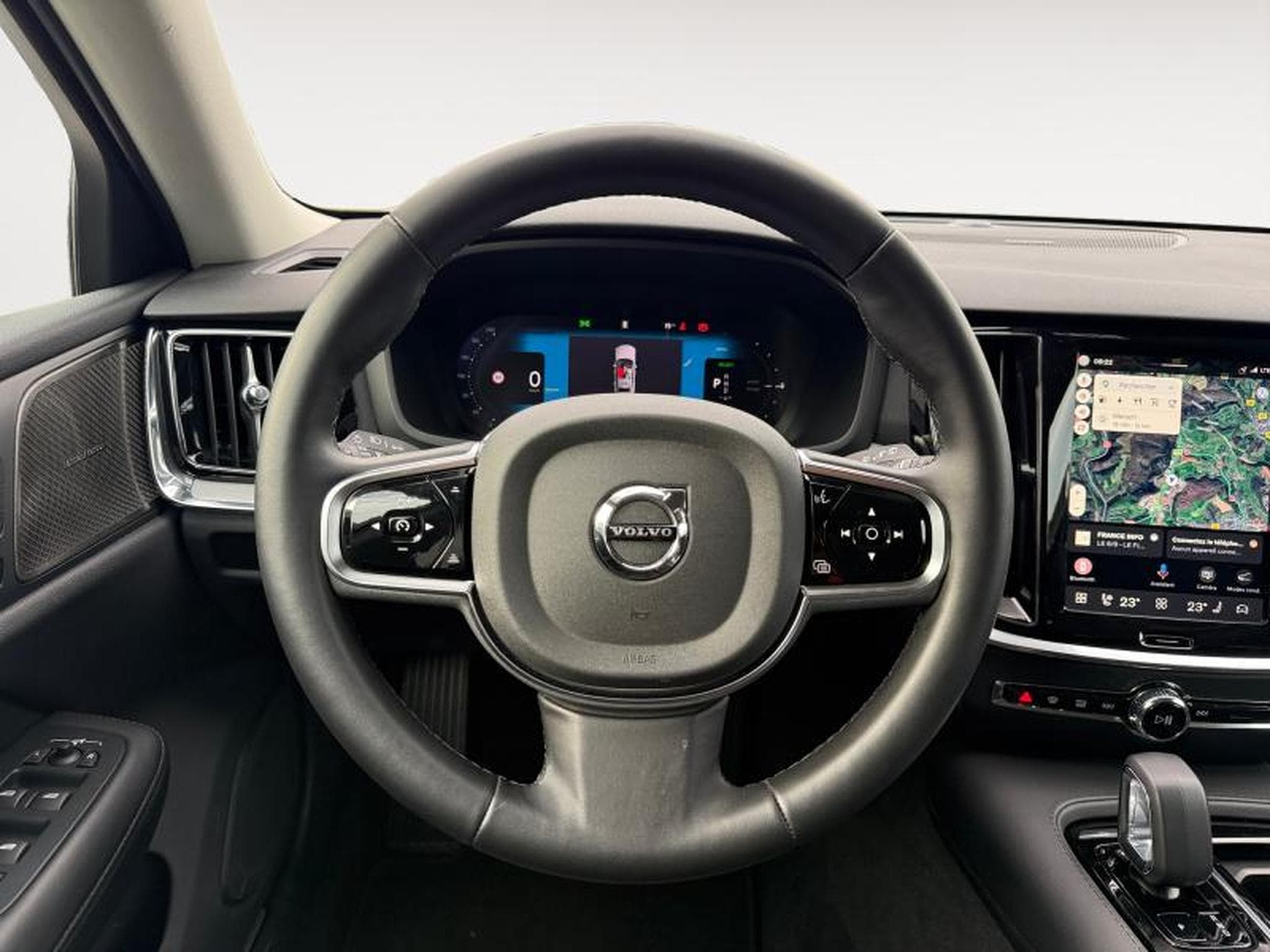Volvo V60 T6 AWD Plus Dark / Hybride (2024) - Foto 12