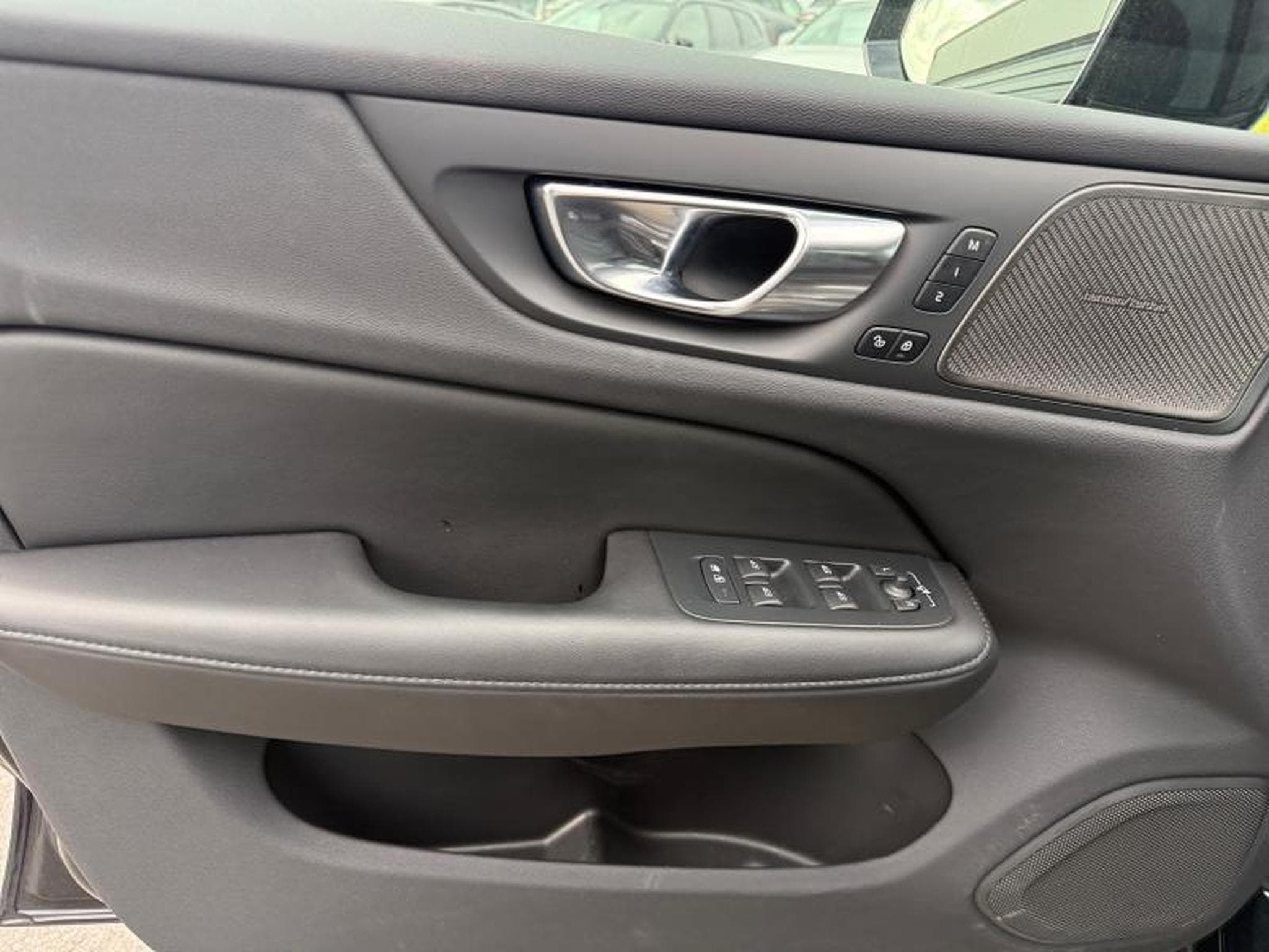 Volvo V60 T6 AWD Plus Dark / Hybride (2024) - Foto 20