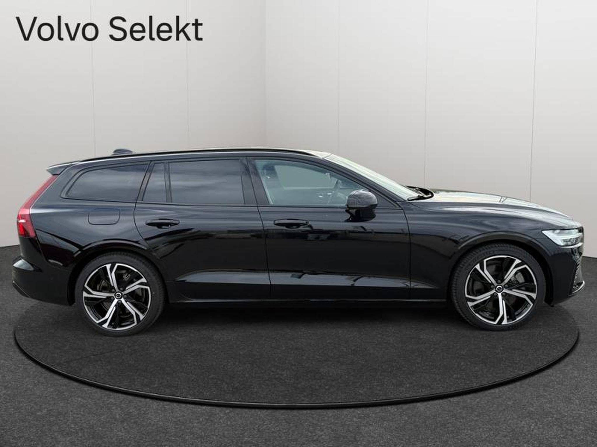 Volvo V60 T6 AWD Plus Dark / Hybride (2024) - Foto 6