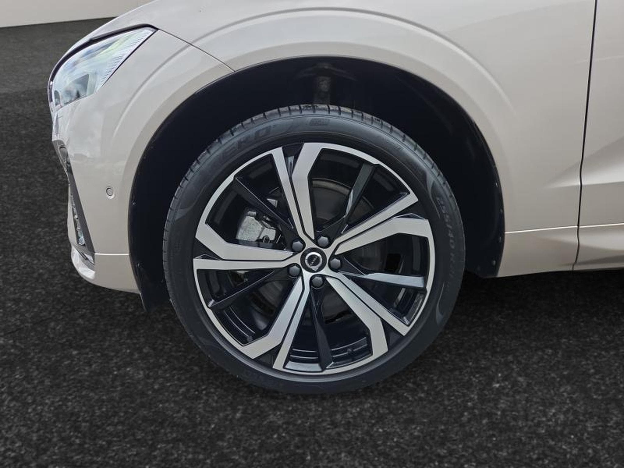 Volvo XC60 B4 Plus Dark / Essence (2024) - Foto 14