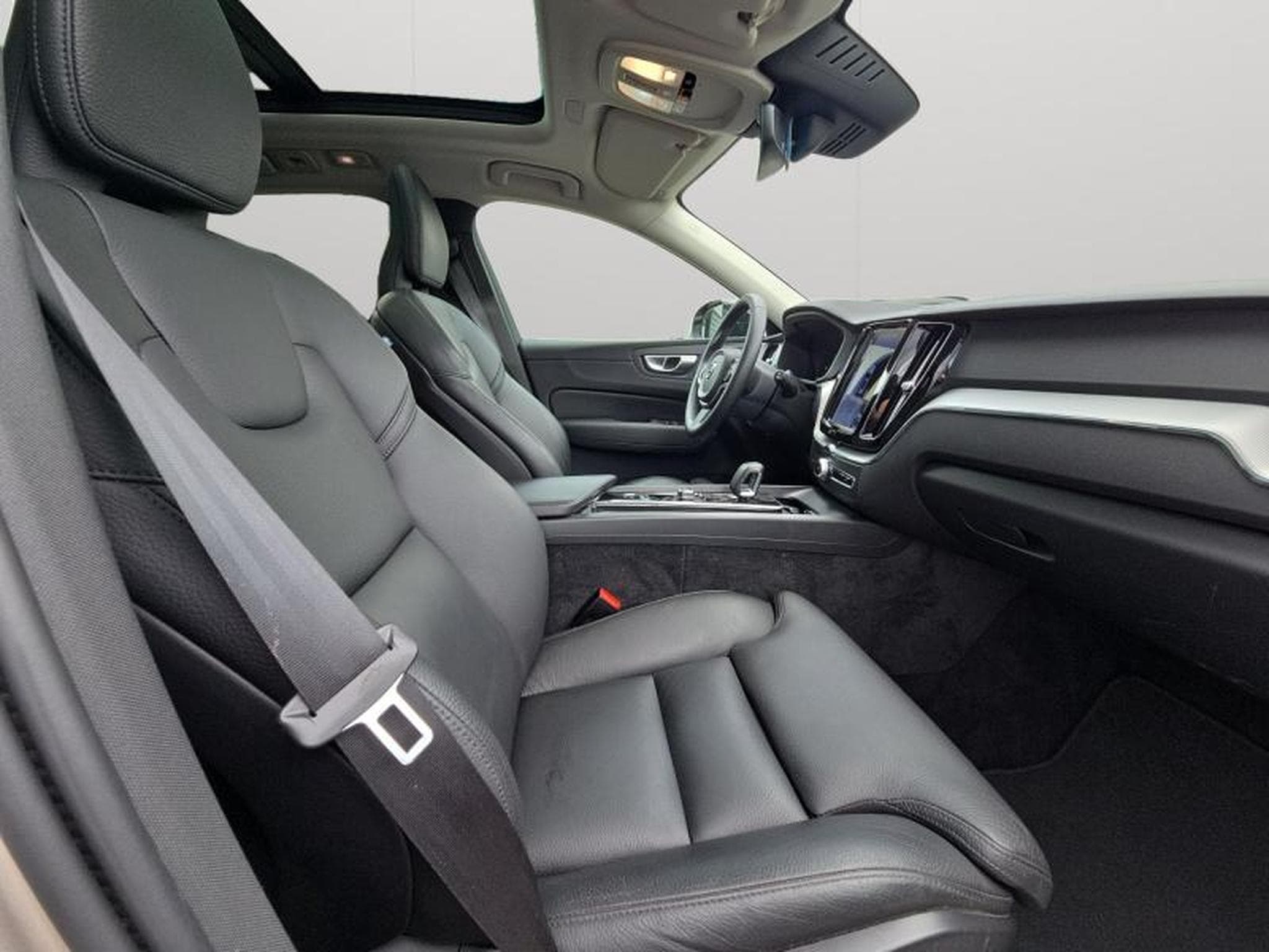 Volvo XC60 B4 Plus Dark / Essence (2024) - Foto 15