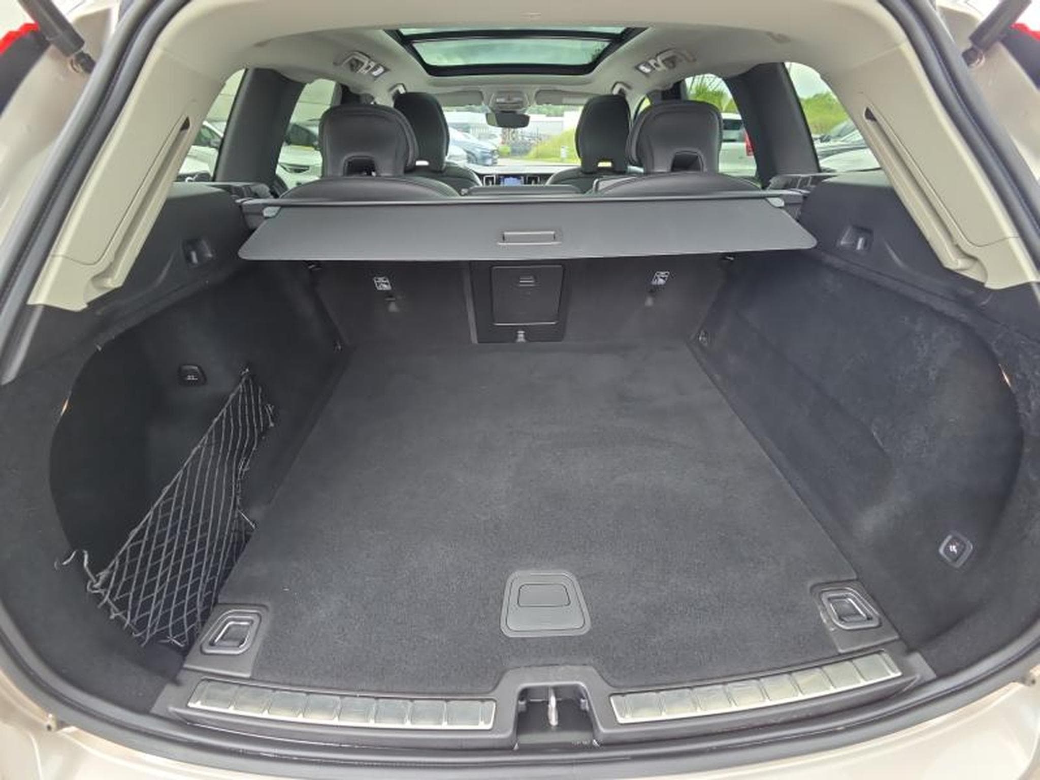 Volvo XC60 B4 Plus Dark / Essence (2024) - Foto 19