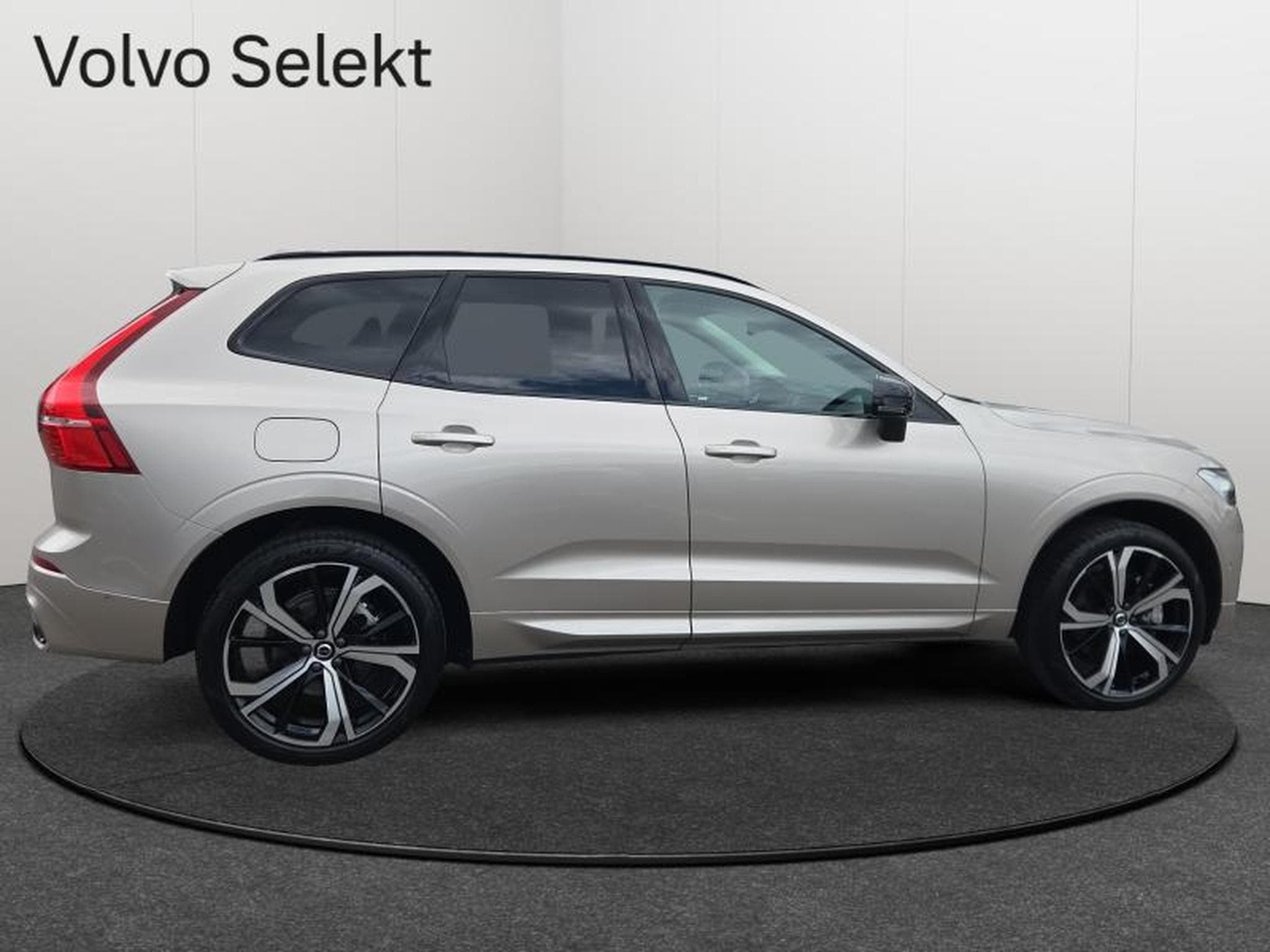 Volvo XC60 B4 Plus Dark / Essence (2024) - Foto 7
