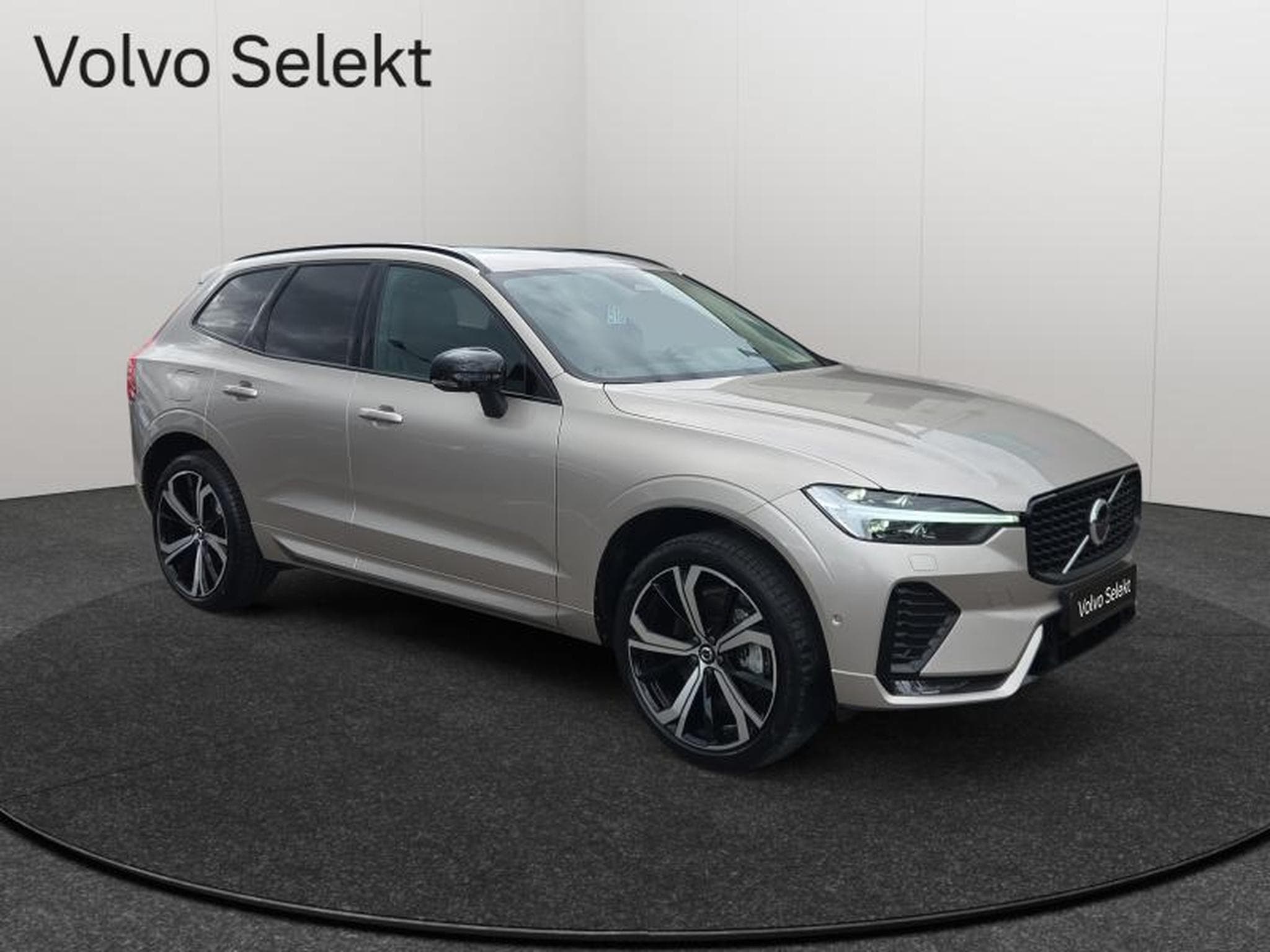 Volvo XC60 B4 Plus Dark / Essence (2024) - Foto 8