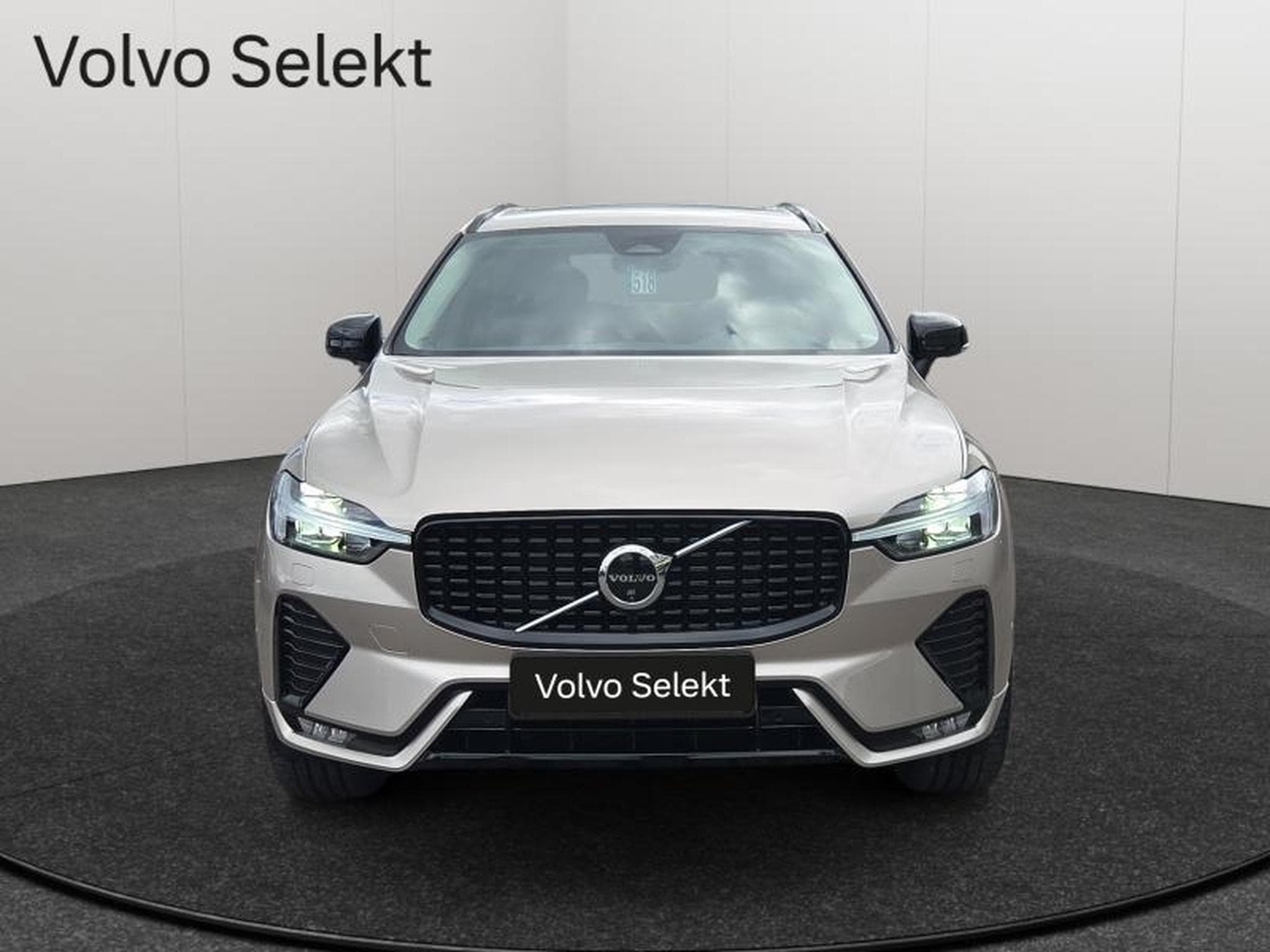 Volvo XC60 B4 Plus Dark / Essence (2024) - Foto 9