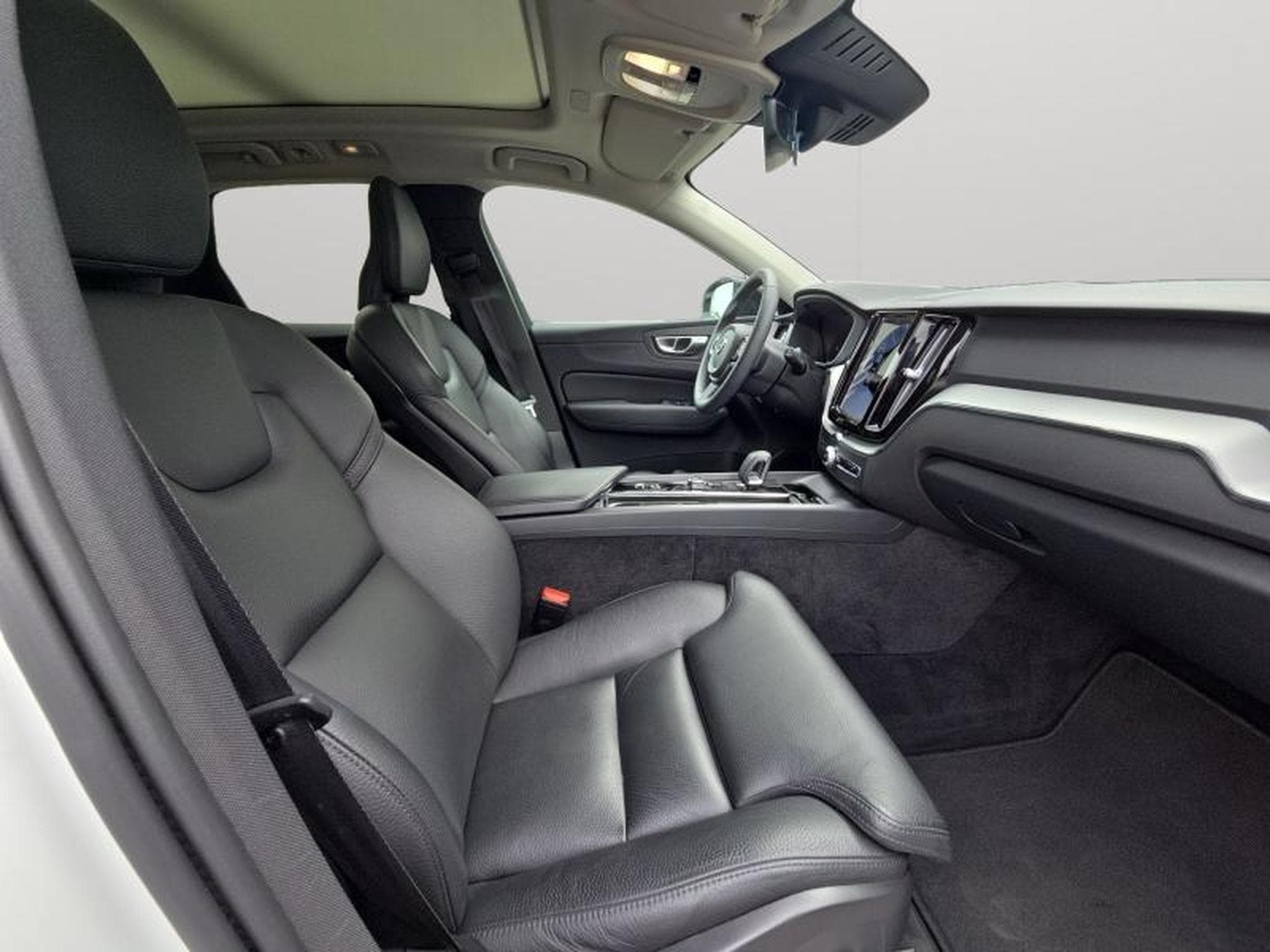 Volvo XC60 B4 Plus Dark/ Essence (2024) - Foto 15