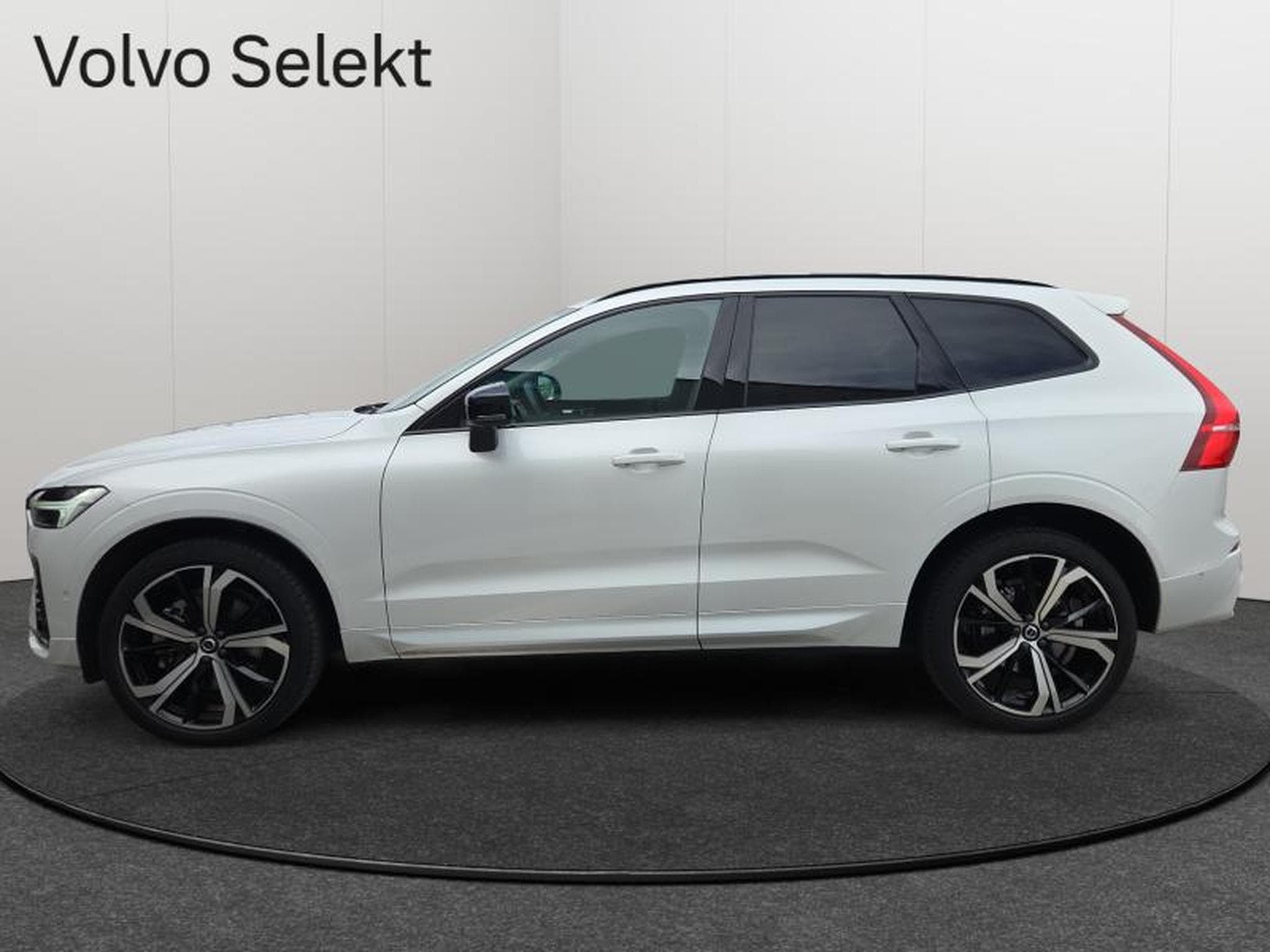 Volvo XC60 B4 Plus Dark/ Essence (2024) - Foto 4