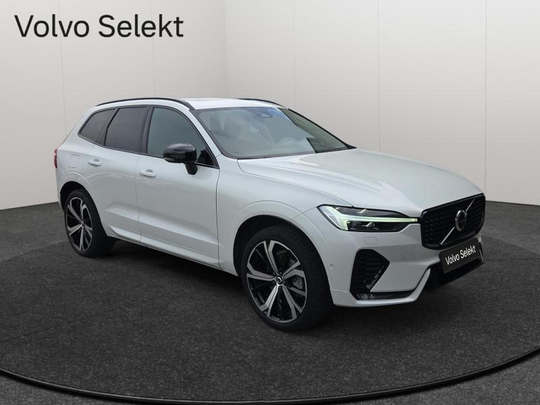 Volvo XC60 B4 Plus Dark/ Essence (2024) - Foto 8