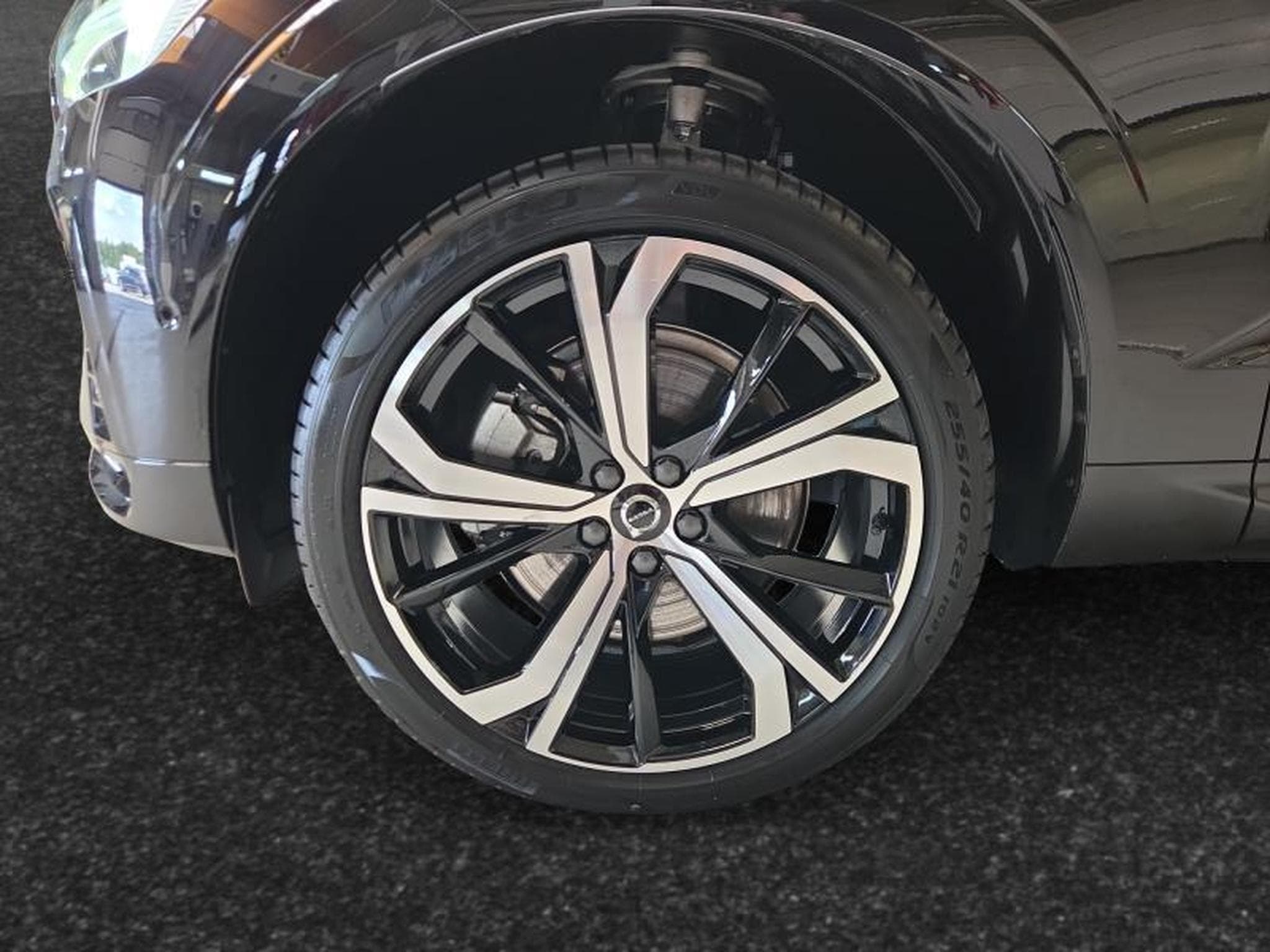 Volvo XC60 B5 AWD Plus Dark / Essence (2025) - Foto 14