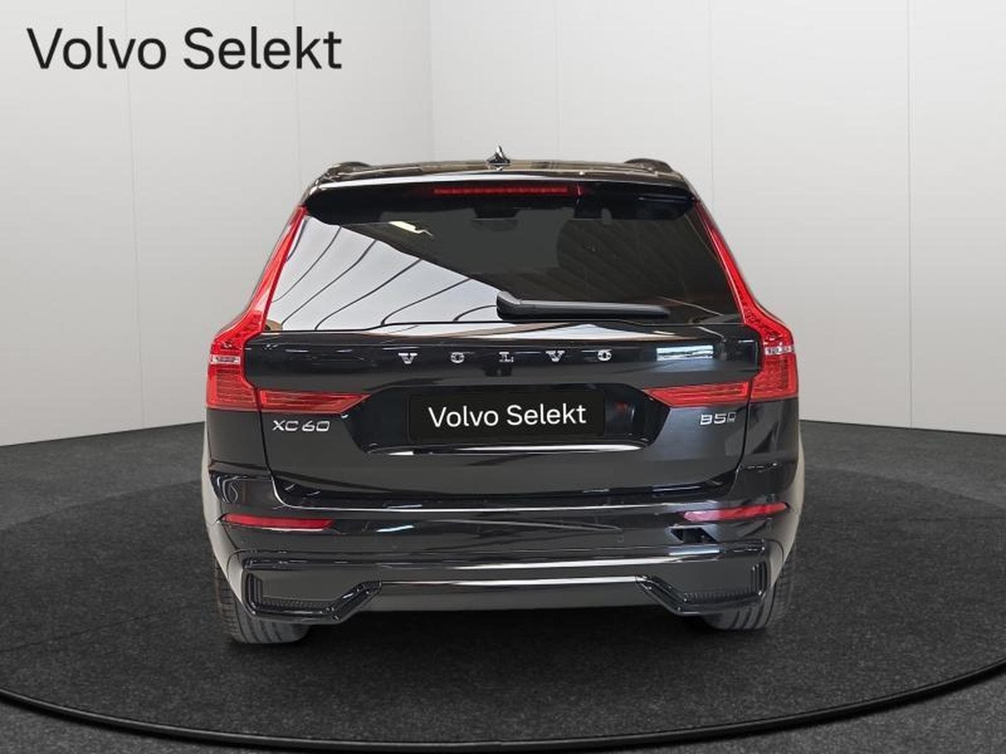 Volvo XC60 B5 AWD Plus Dark / Essence (2025) - Foto 6