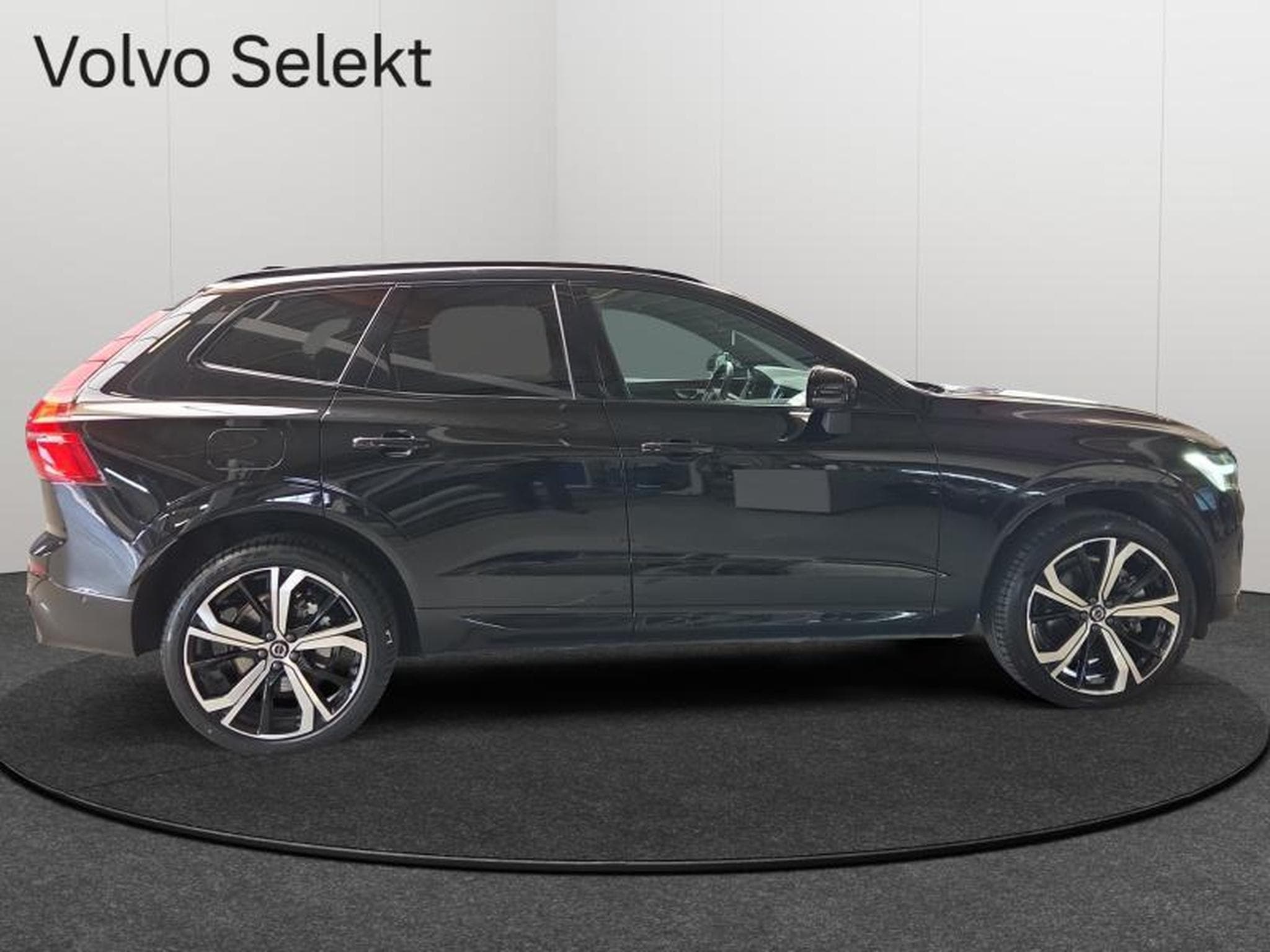 Volvo XC60 B5 AWD Plus Dark / Essence (2025) - Foto 7