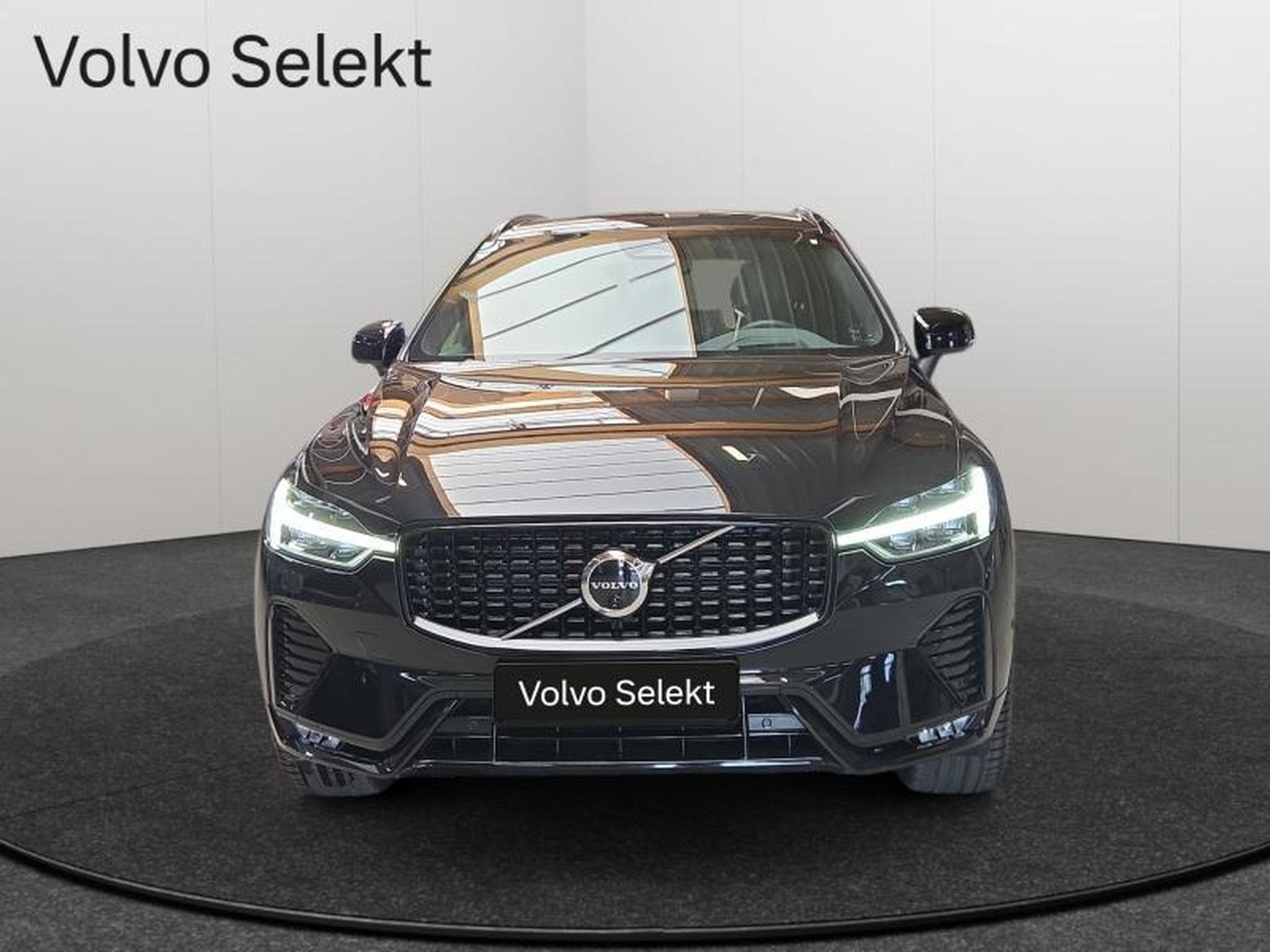 Volvo XC60 B5 AWD Plus Dark / Essence (2025) - Foto 9