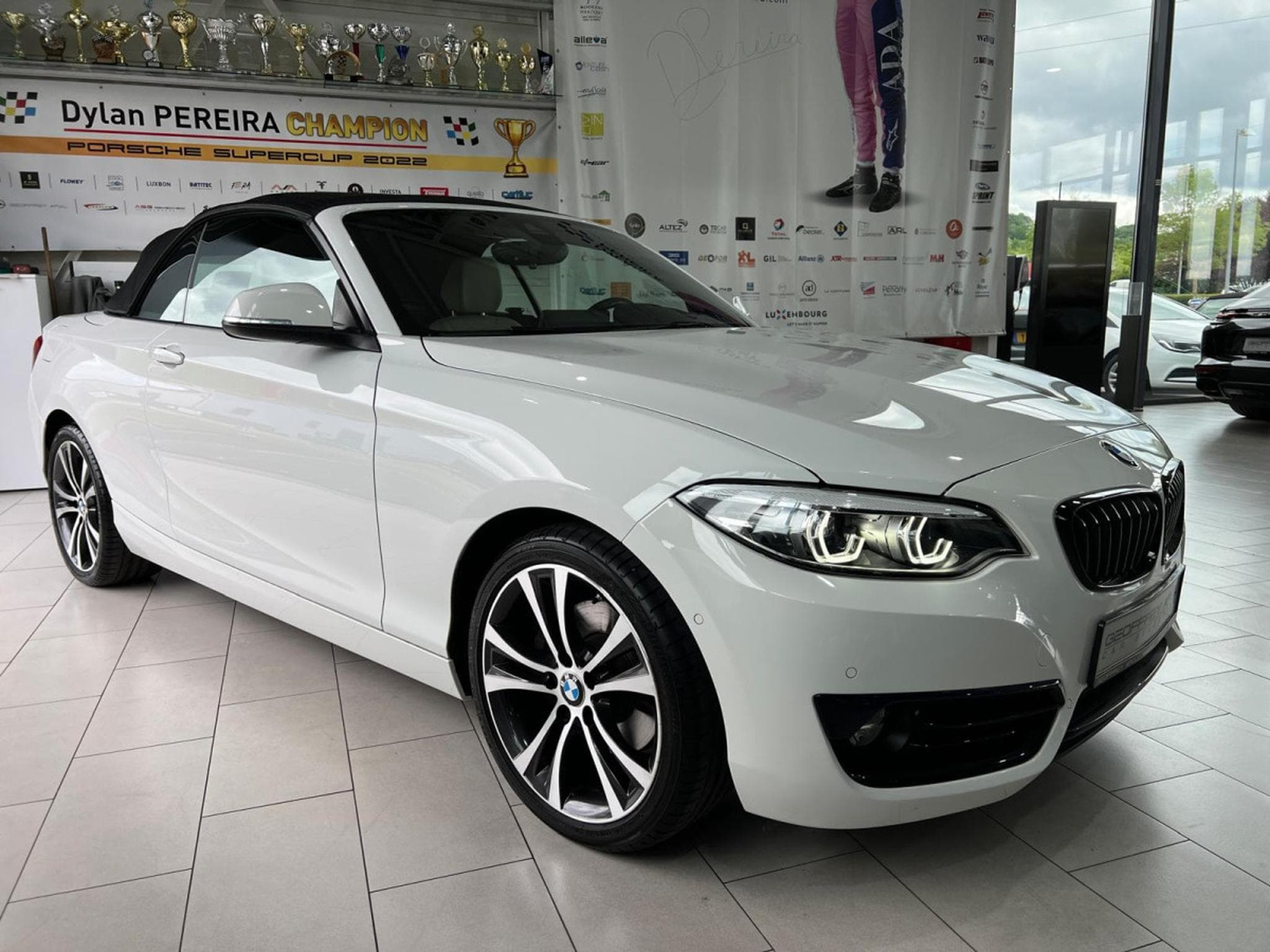 BMW 220 iA 184 CABRIO ,SPORT PAKET, 1 HAND, VOLANT M, CARPLAY, NAVI (2020) - Foto 4