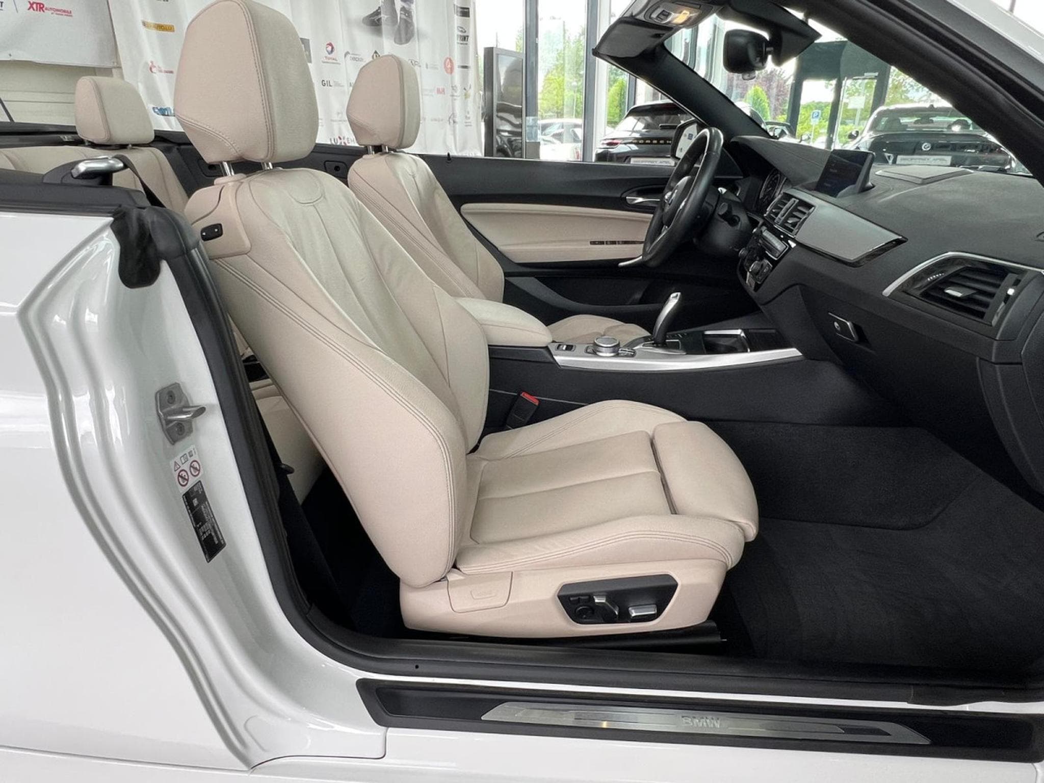 BMW 220 iA 184 CABRIO ,SPORT PAKET, 1 HAND, VOLANT M, CARPLAY, NAVI (2020) - Foto 7