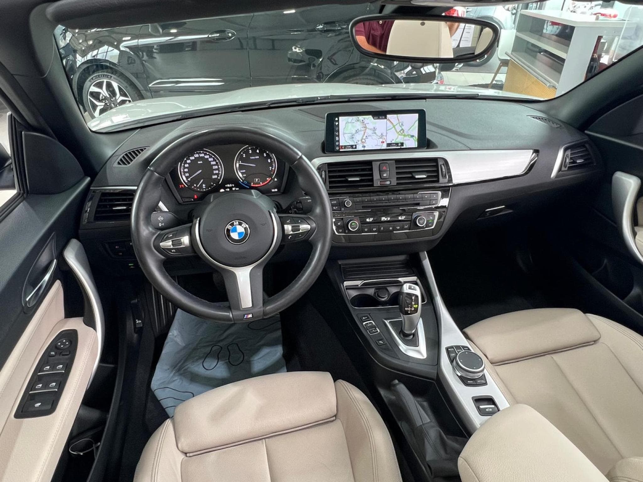 BMW 220 iA 184 CABRIO ,SPORT PAKET, 1 HAND, VOLANT M, CARPLAY, NAVI (2020) - Foto 9